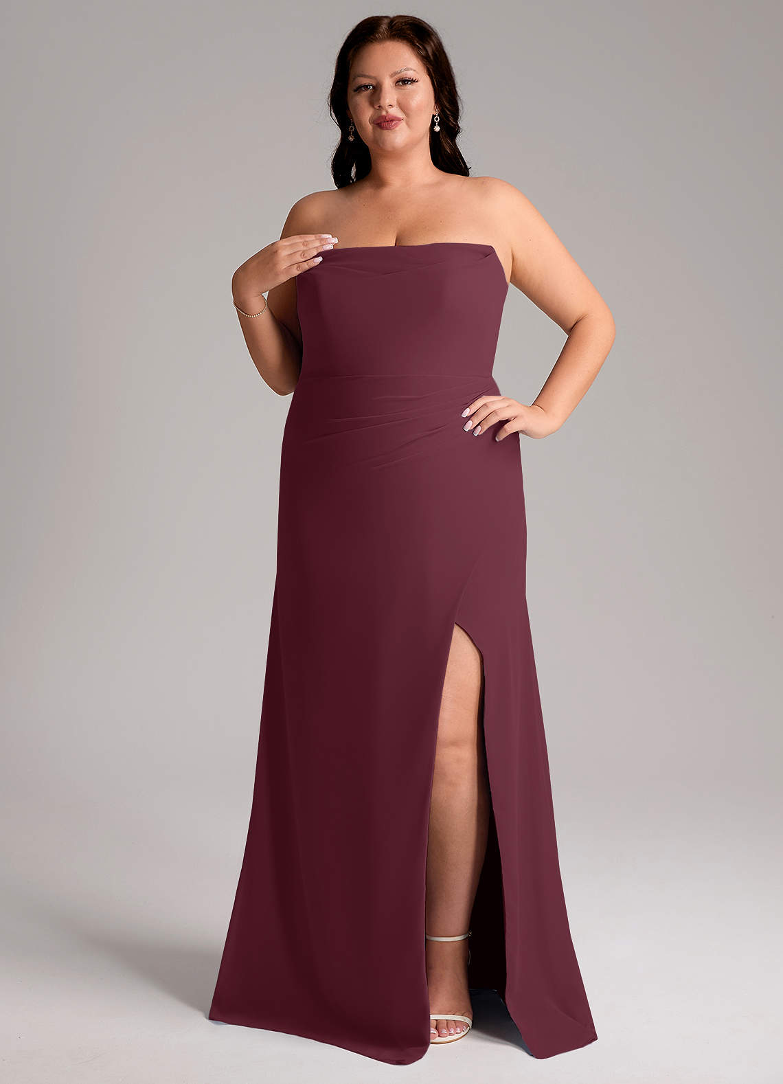 Azazie Leonis Vestidos de madrinha de casamento Vestido Cabernet de Chiffon de Bainha com Sem alças image11