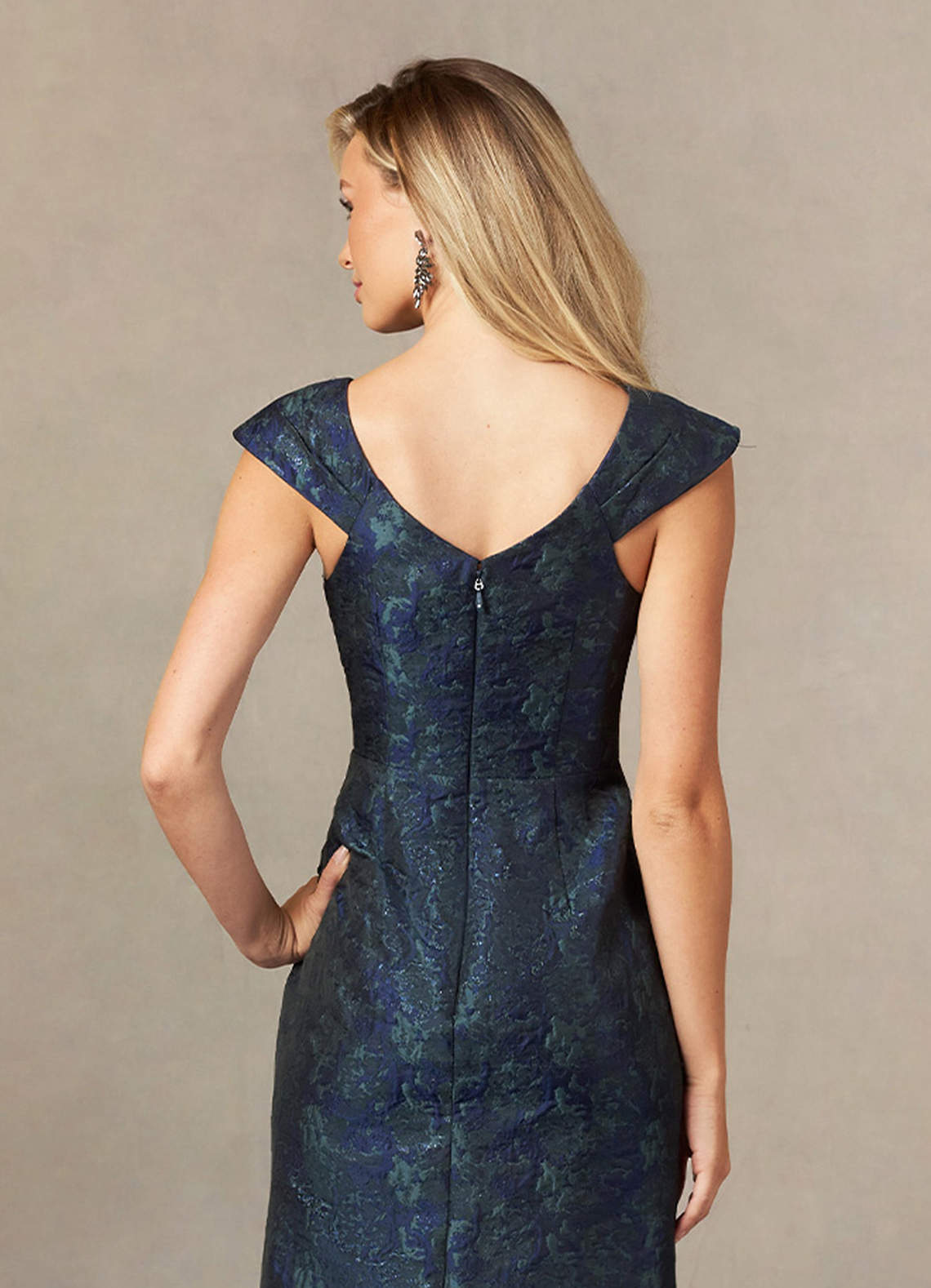 Upstudio Alesandro Mother of the Bride Dresses Dark Navy Mermaid Ruched Jacquard Dress image5