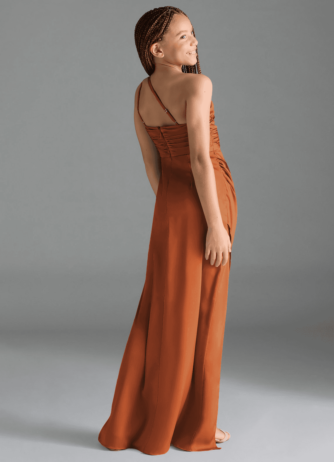 Azazie Eren Junior Vestido Canela de Cetim elástico de Bainha com Plissado image4