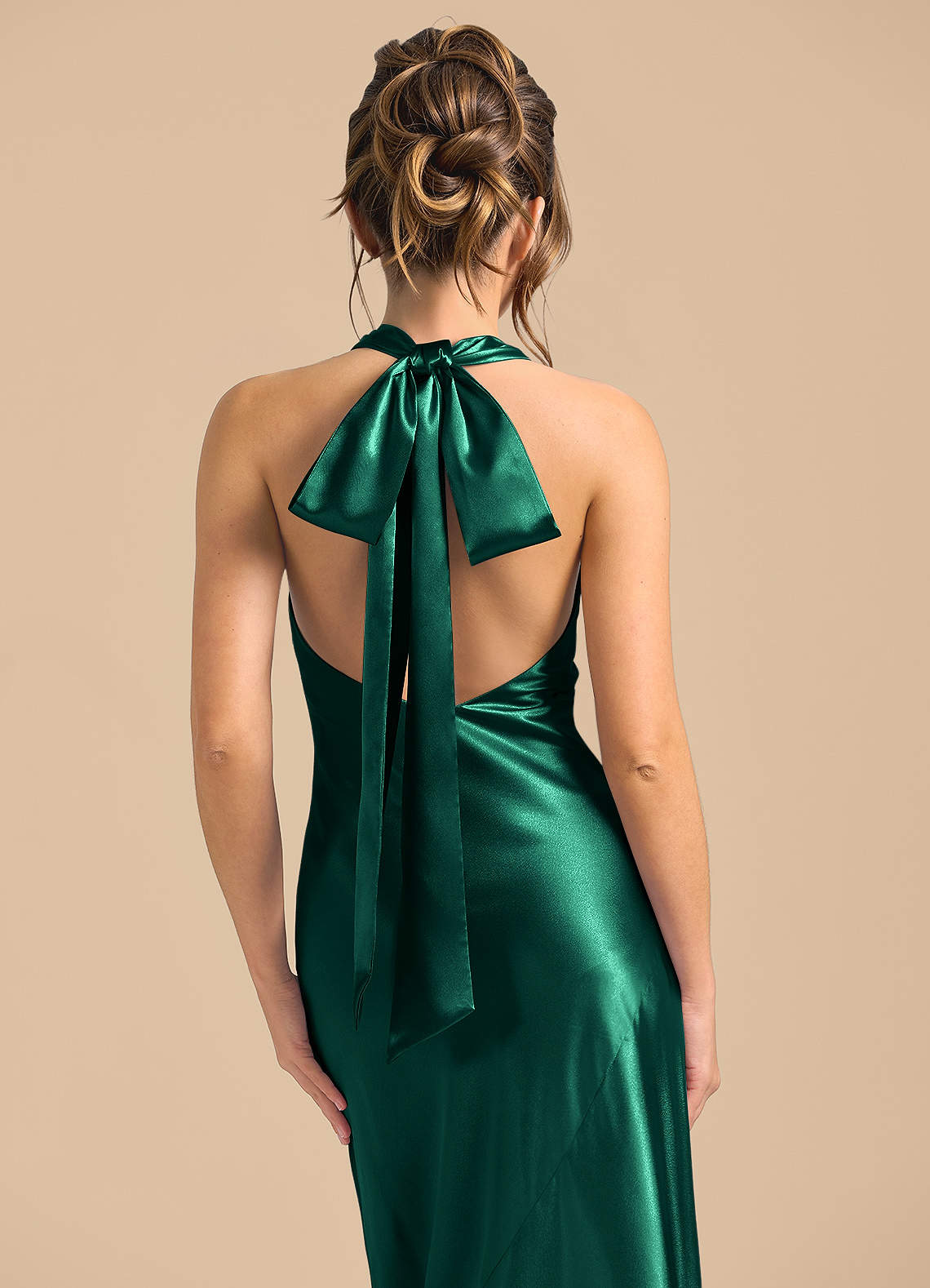 Azazie Velli Brudtärnklänningar Klä av Tubklänning i Metallisk satin Hög hals Smaragdgrön image5