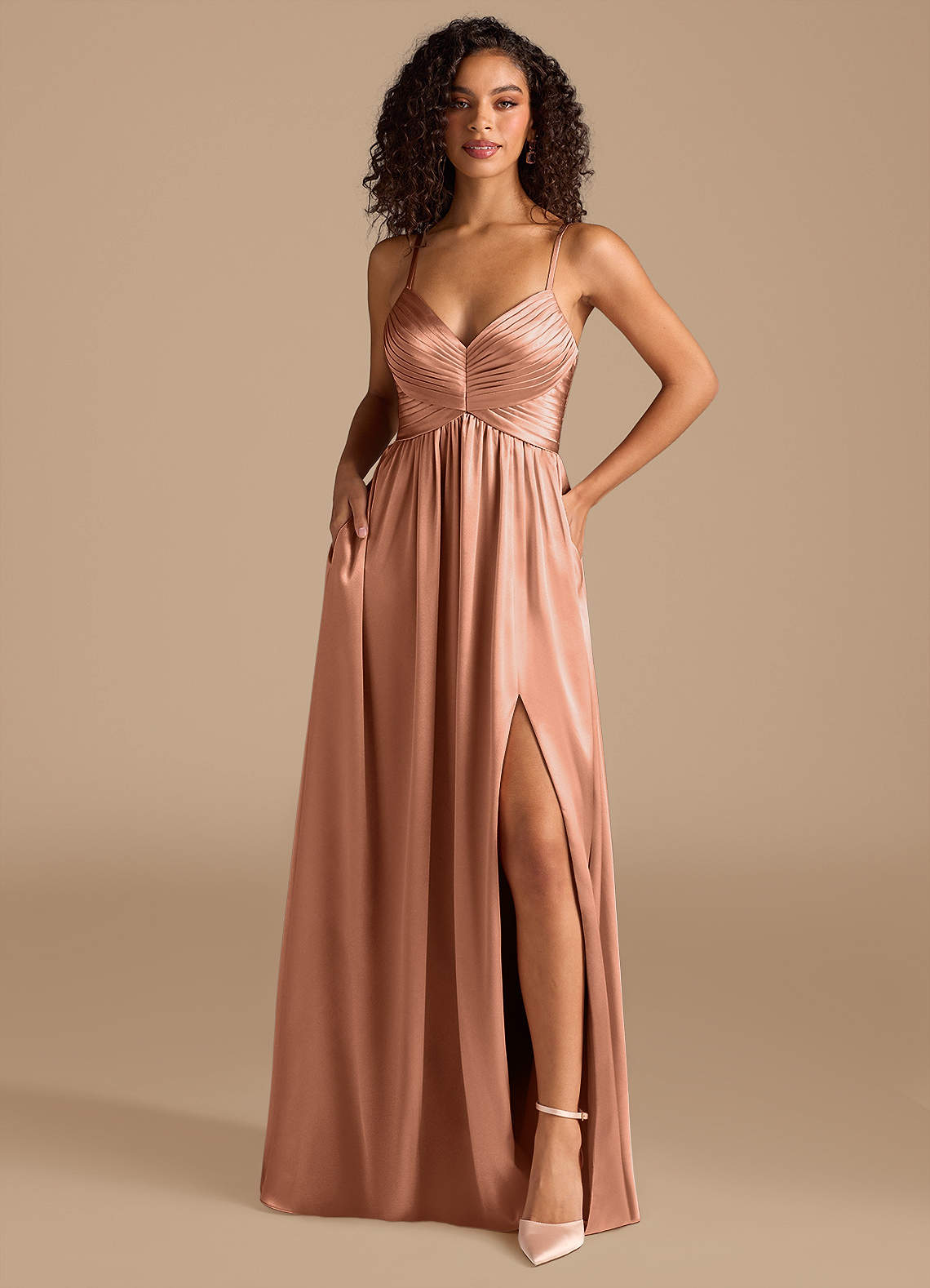 Azazie Alia Vestidos de madrinha de casamento Vestir Bronzeador de Cetim Metálico de Linha A com Plissado image1