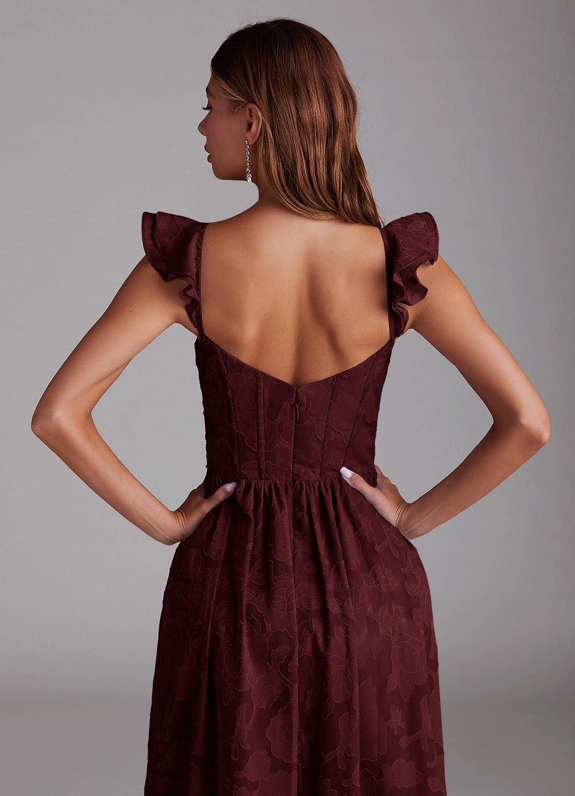 Azazie Denisse Vestidos de damas de honor Vestido de Cabernet de Devorado Floral de Corte en A con Volante image5