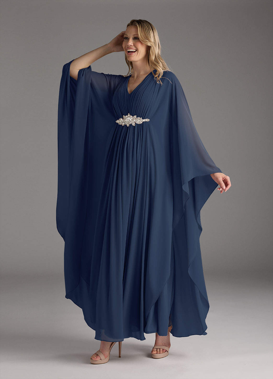 Azazie Drew vestidos de madre de la novia Vestido de Azul Marino Oscuro de Gasa de Corte En A con Plisado image1
