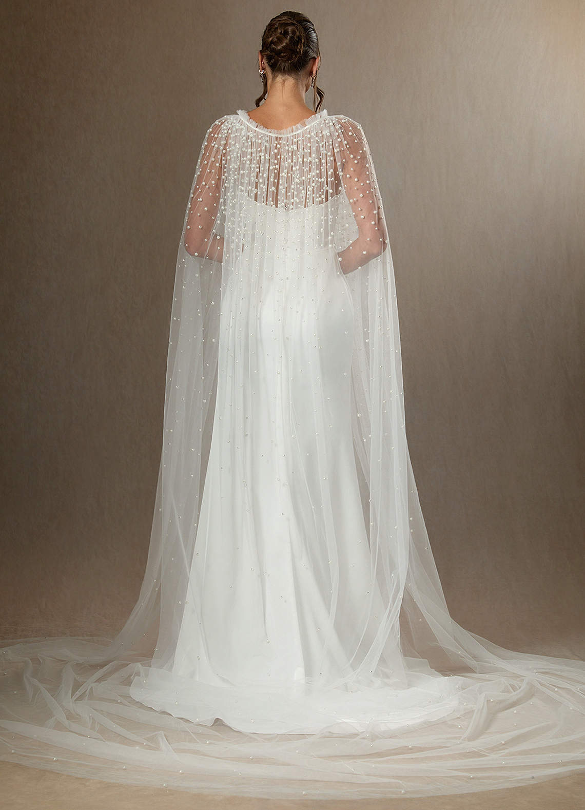 front Cape en tulle à perles en cascade