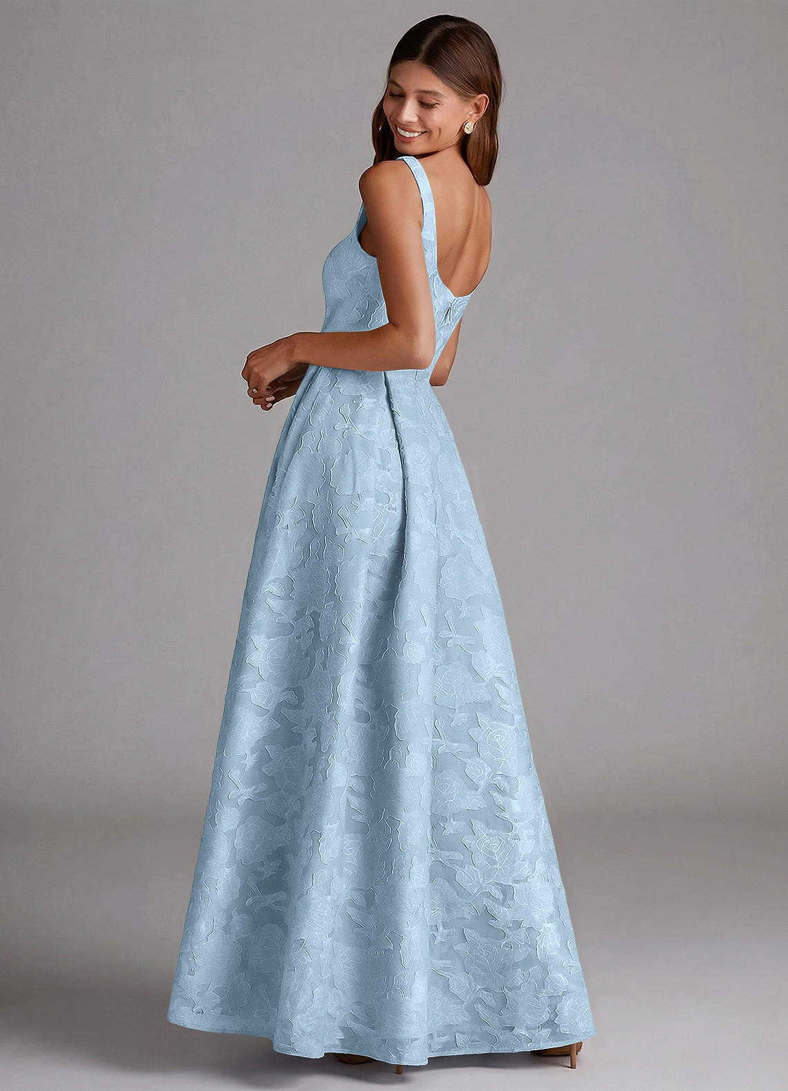 Azazie Amalie Vestidos de damas de honor Vestido de Azul Cielo de Devorado Floral de Corte en A con Plisado image1