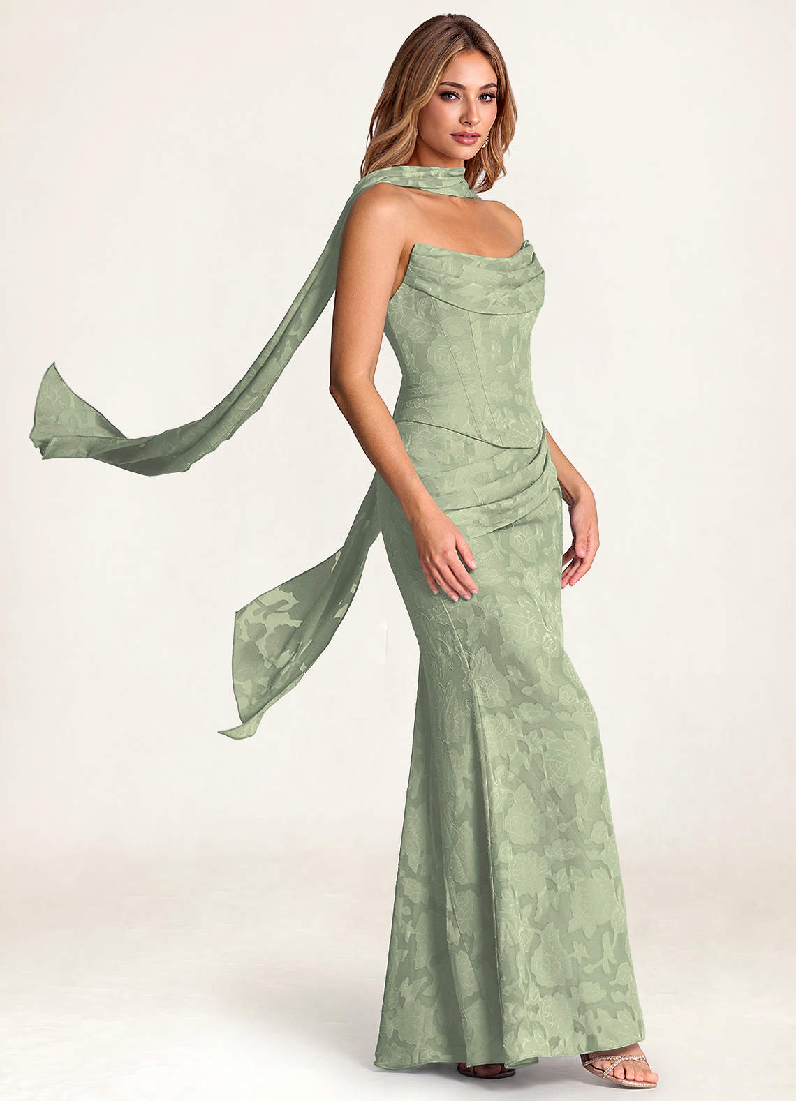 front Azazie Sjaal met bijpassende bloemenprint en burnout-effect.