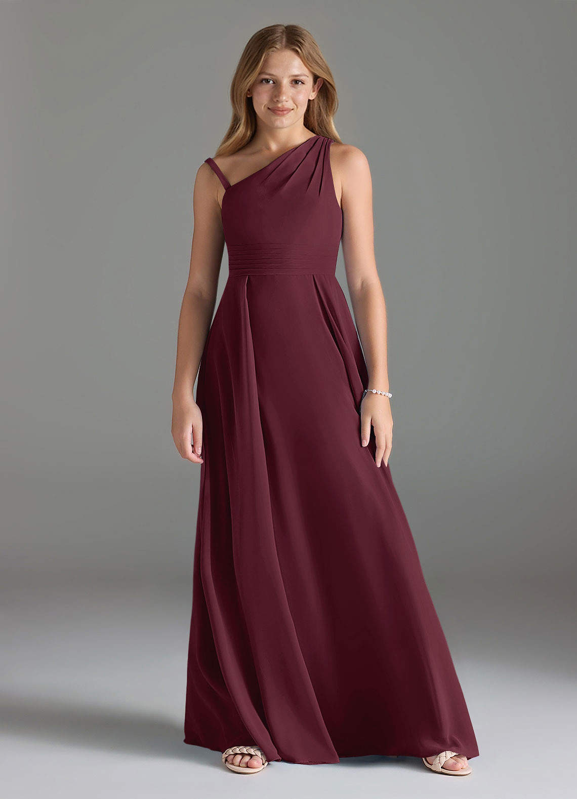 Azazie Dallas Junior Robe Trapèze en Mousseline de soie Plissée Cabernet image1