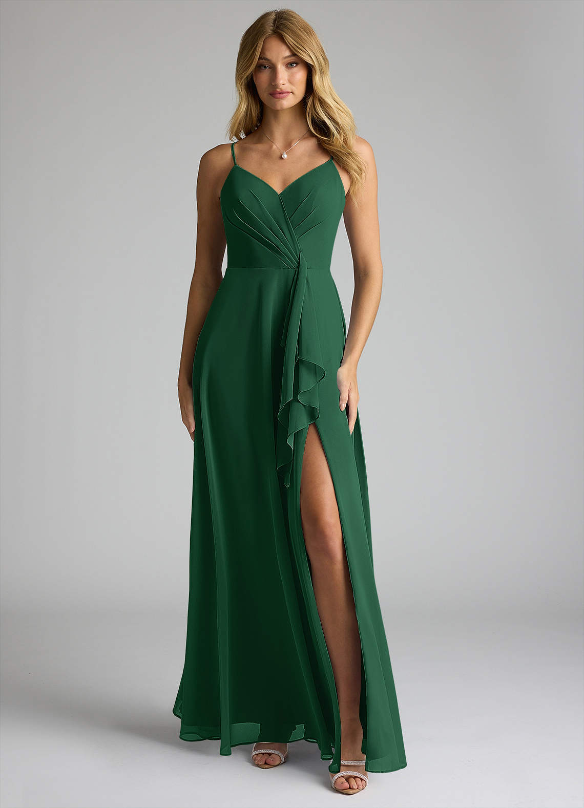 Azazie Akita Vestidos de damas de honor Vestido de Verde Oscuro de Gasa de Corte en A image1