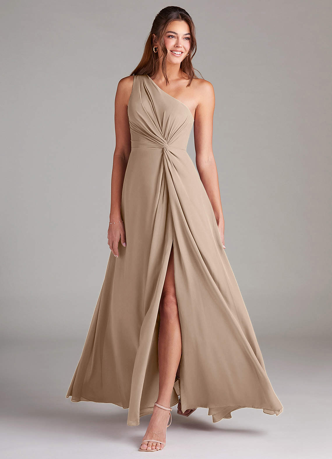 Azazie Brooke Vestidos de damas de honor Vestido de Gris Pardo de Gasa de Corte en A con Hombro unilateral image2