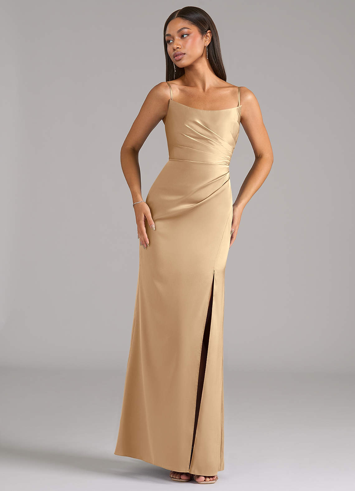 Azazie Marla Vestidos de madrinha de casamento Vestido Champanhe de Cetim elástico de Bainha com Sem alças image6