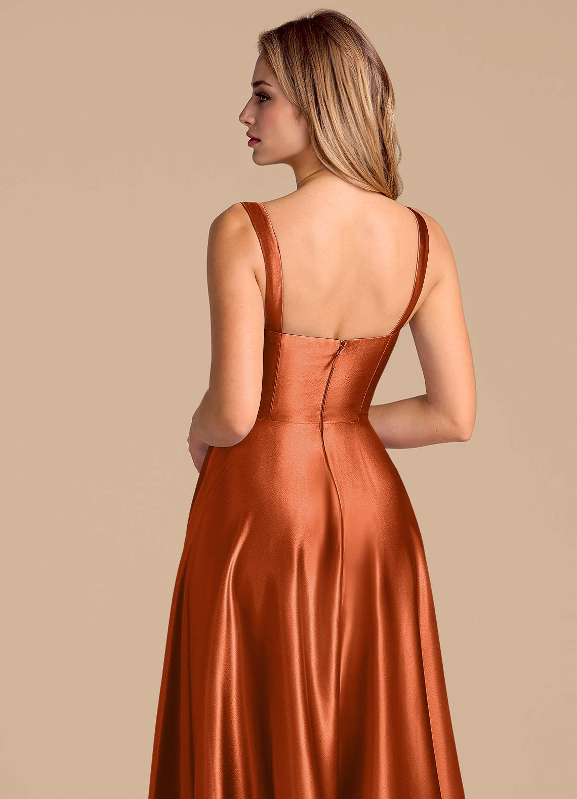 Azazie Shaude Vestidos de damas de honor Vestido de Naranja Quemada de Satén Metálico de Corte en A con Plisado image6