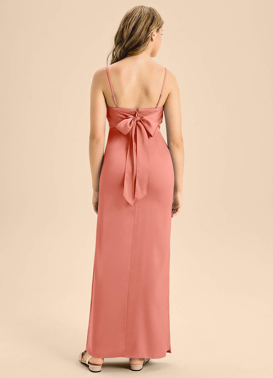 Azazie Mai Junior Vestido Coral de Cetim elástico de Linha A com Decote em coração image1