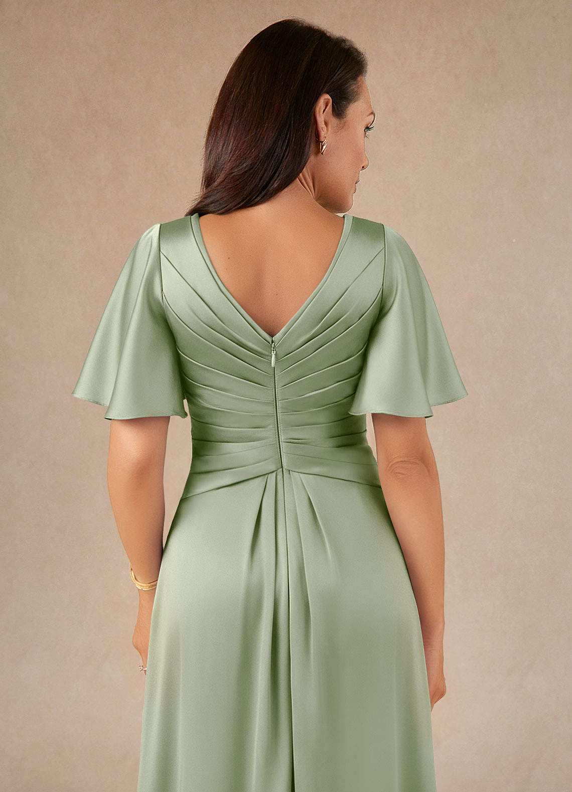 Azazie Emmeline Mère de la mariée Robes Robe Trapèze en Satin extensible Plissée Vert Sauge image3