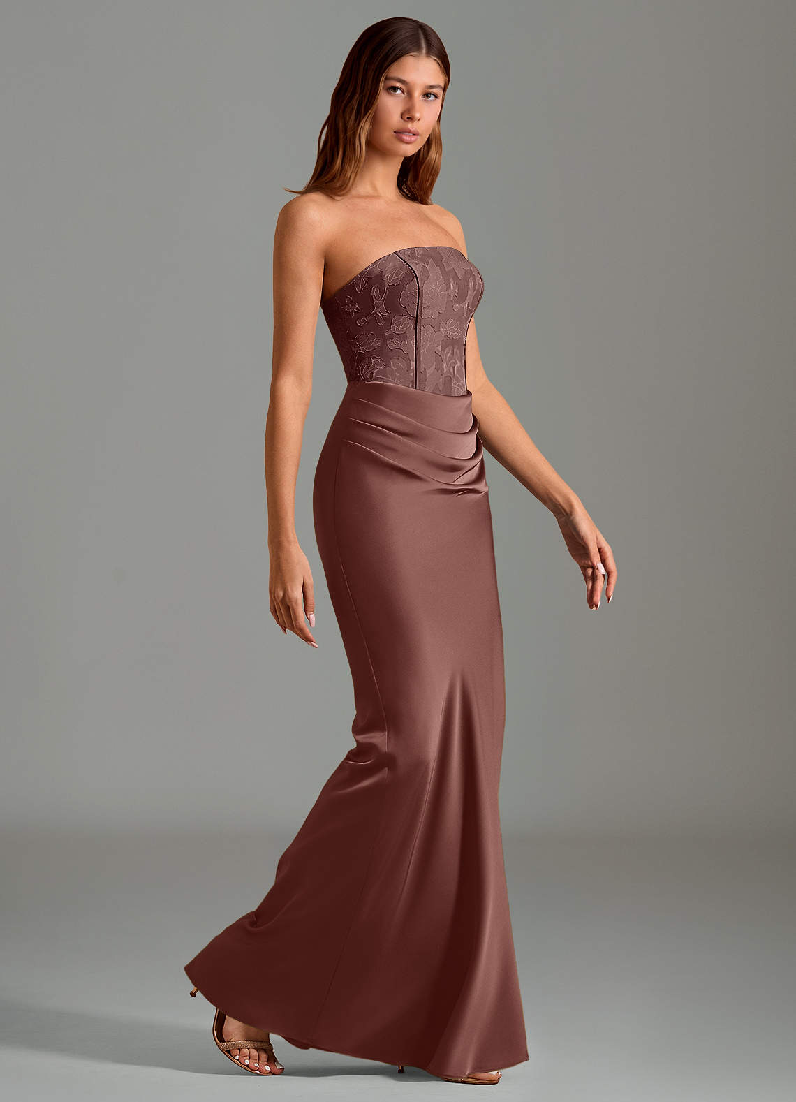 Azazie Emilia Robes de demoiselle d'honneur Robe Sirène en Satin extensible Sans bretelles Expresso image2