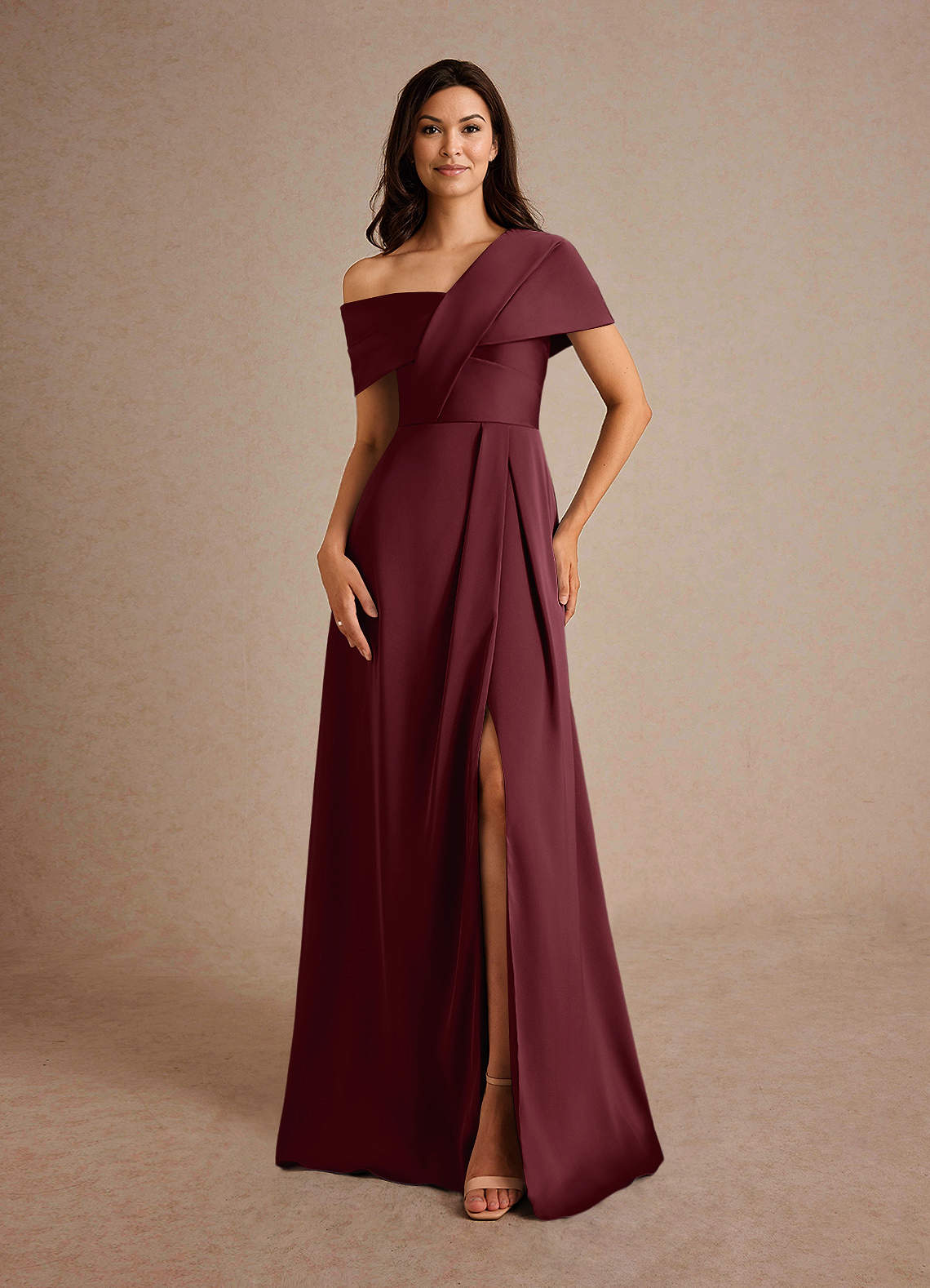 Azazie Milton Abiti per la Madre della Sposa Abito A-Line in Raso Elasticizzato Plissettato Cabernet image4