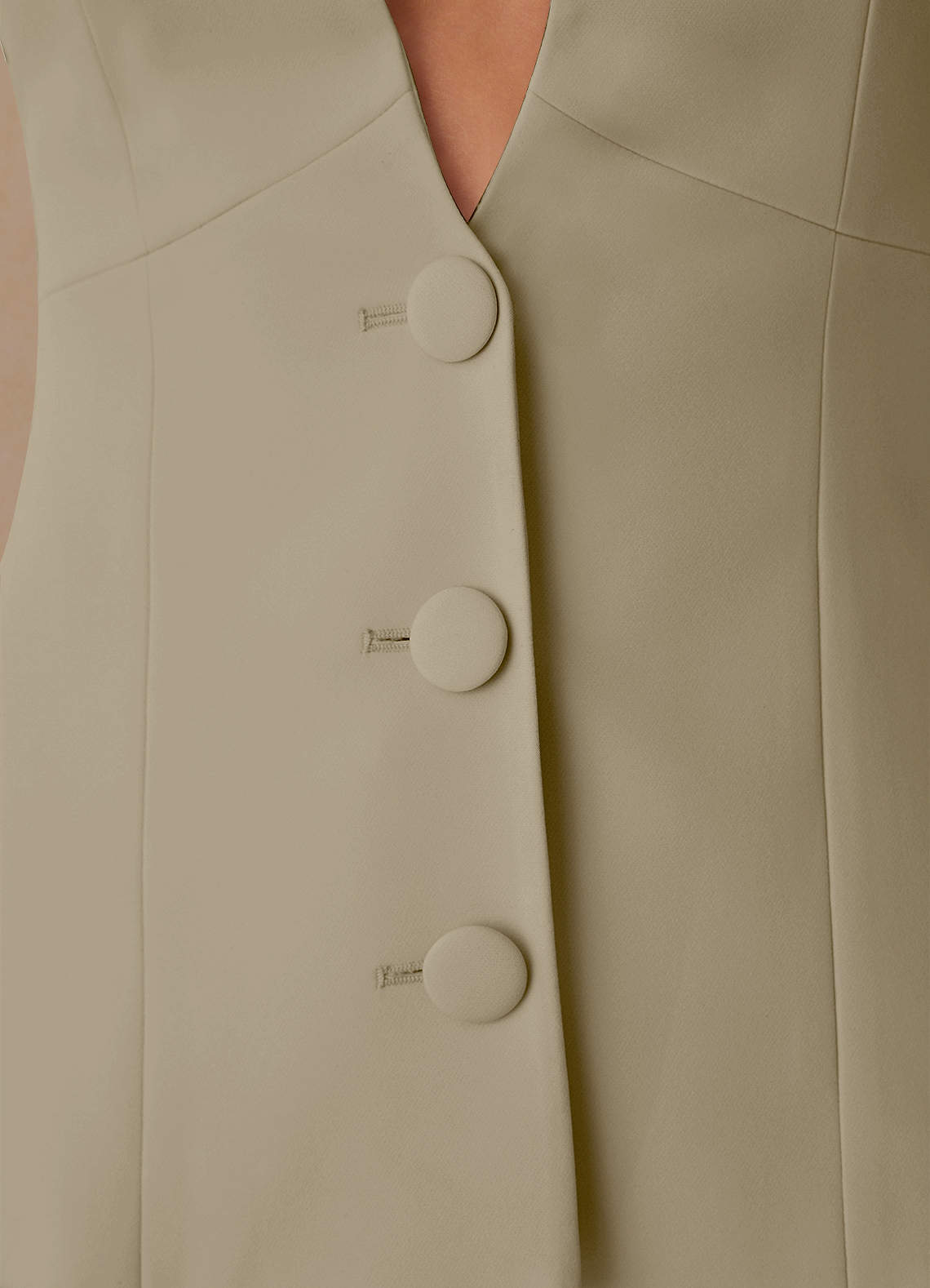 front Elara Tan Blazer a medida de tejido refinado