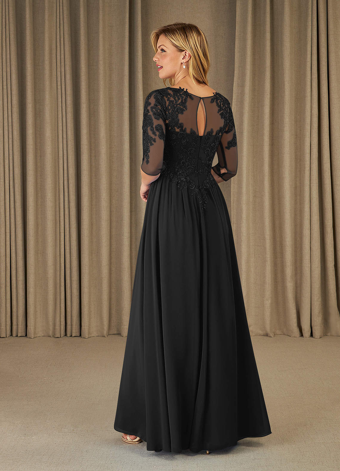 Azazie Mirielle vestidos de madre de la novia Vestido de Negro de Gasa de Corte En A con Encaje Scoop image3