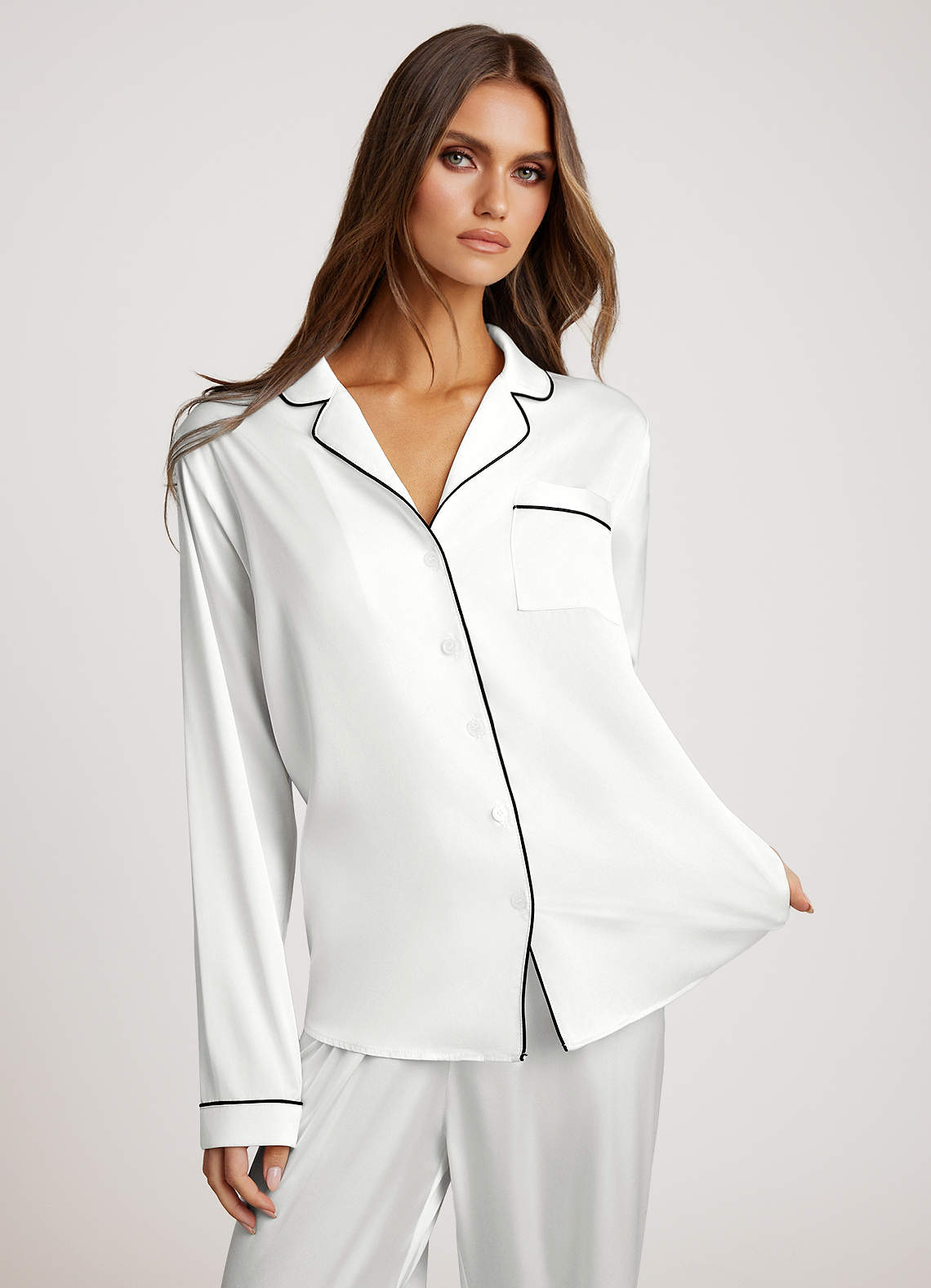 front Satijnen pyjamaset met lange mouwen en broek