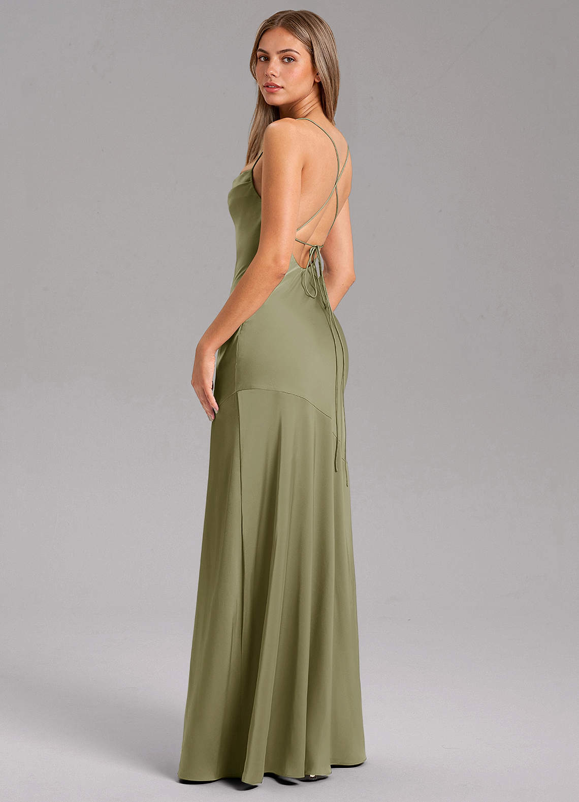 Azazie Grata Probar vestidos en casa Vestido de Negro de Satén Elástico de Corte Sirena con Corte Lateral image6