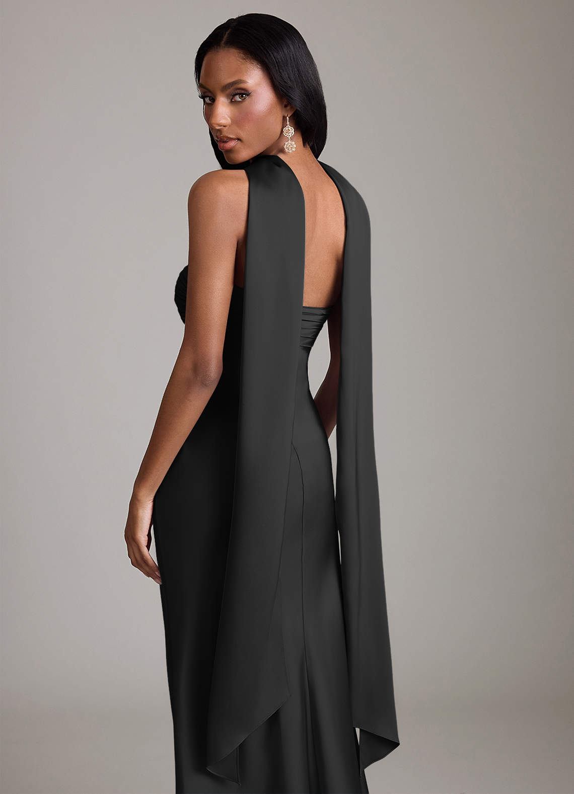 Azazie Saylor Vestidos de damas de honor Vestido de Negro de Satén Elástico de Corte Sirena con Sin tirantes image6