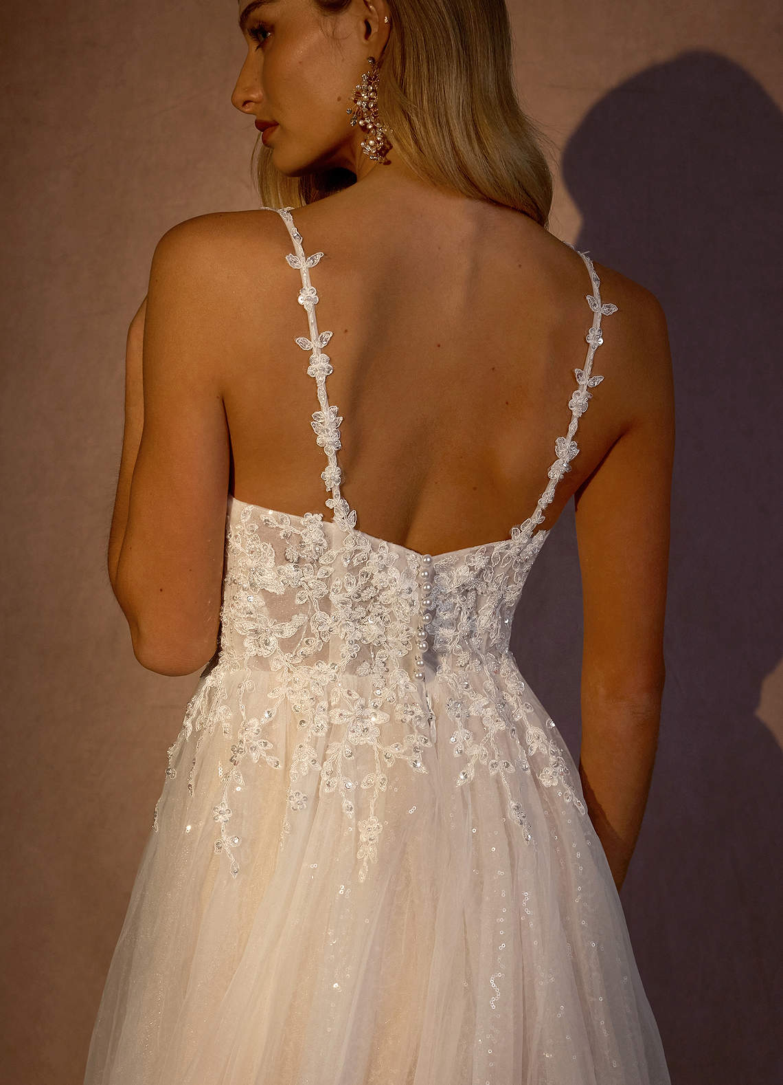 Azazie Florian Bröllopsklänningar Klä av A-Linje i Tyll V-ringning med paljetter Diamant Vit Naken image5