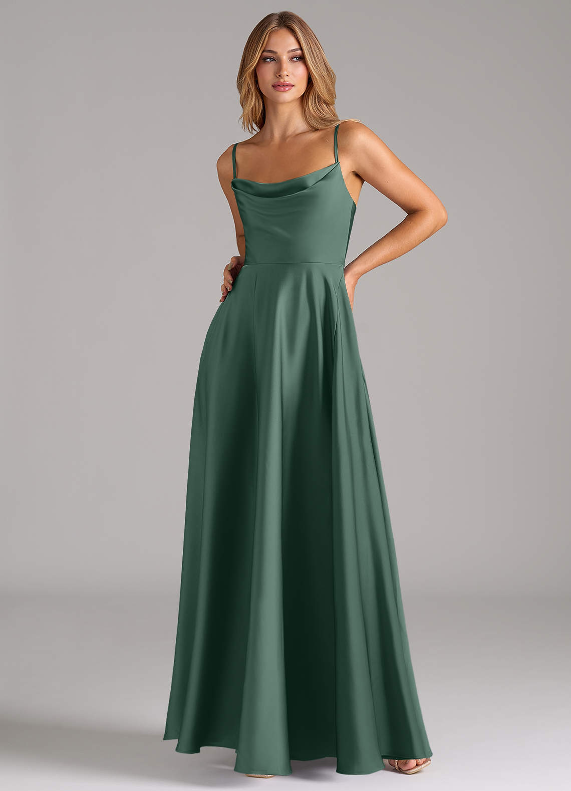 Azazie Elle Vestidos de damas de honor Vestido de Eucalipto de Satén Elástico de Corte en A con Plisado image4