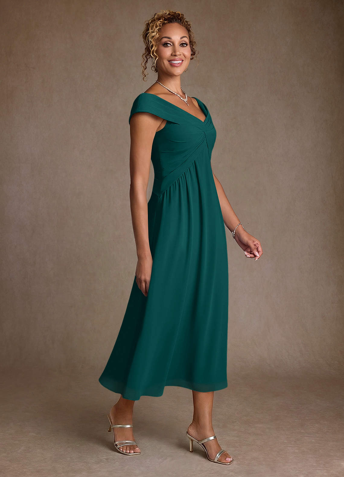 Azazie Mirta Mère de la mariée Robes Robe Trapèze en Blumen-Burnout Plissée Paon image2