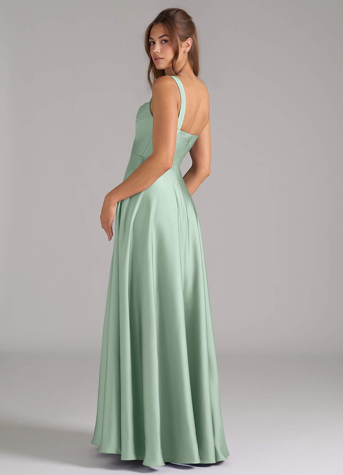 Azazie Shaude Robes de demoiselle d'honneur Robe Trapèze en Satin extensible Plissée Agave image6