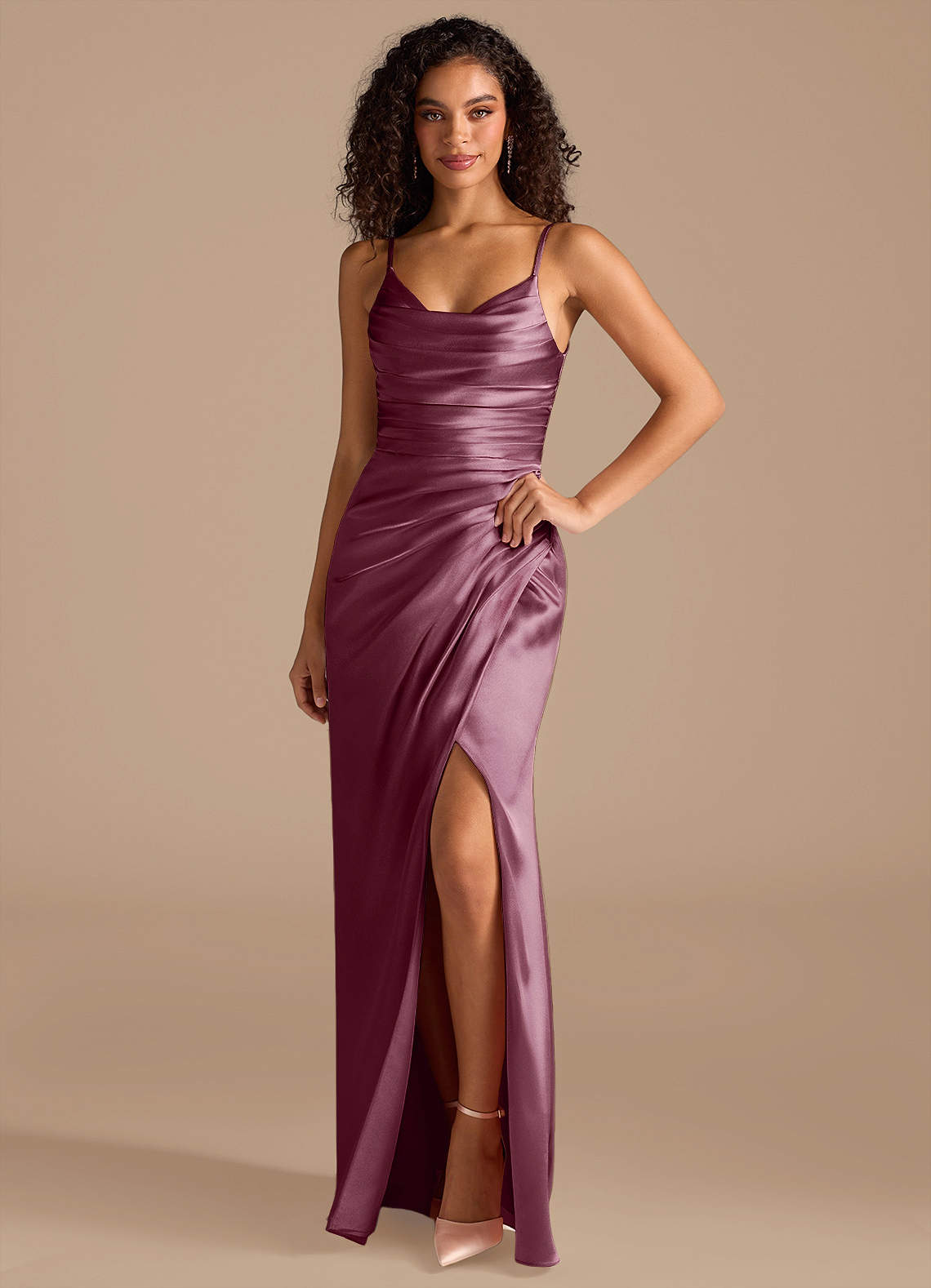 Azazie Deandra Vestidos de damas de honor Vestido de Cabernet de Satén Metálico de Corte Sirena con Plisado image1