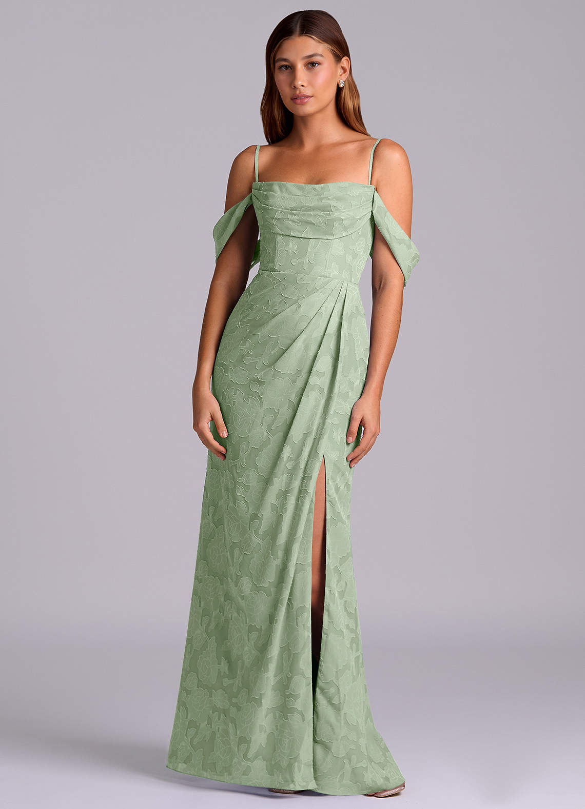 Azazie Johana Robes de demoiselle d'honneur Robe Sirène Convertible en Blumen-Burnout Épaule décolletée Vert Sauge image5