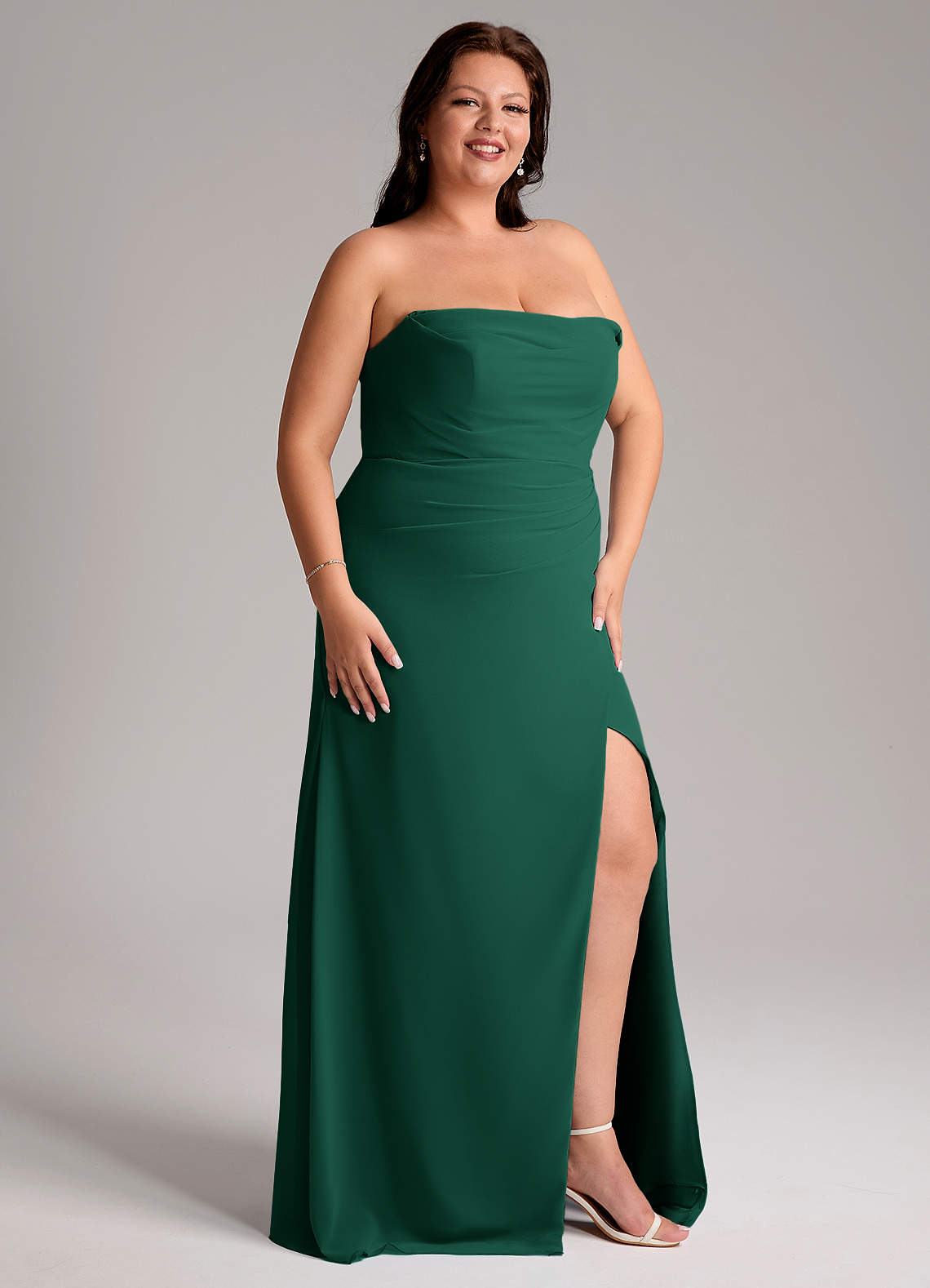 Azazie Leonis Vestidos de madrinha de casamento Vestido Esmeralda de Chiffon de Bainha com Sem alças image13