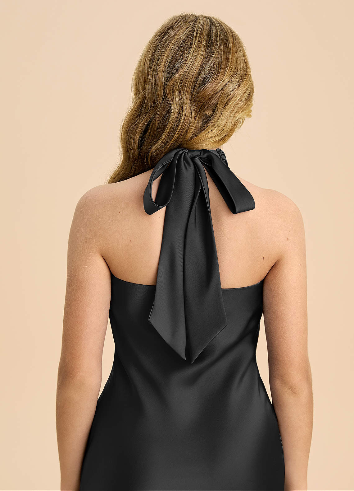 Azazie Chickie Junior Robe Fourreau en Satin extensible Plissée Noir image5