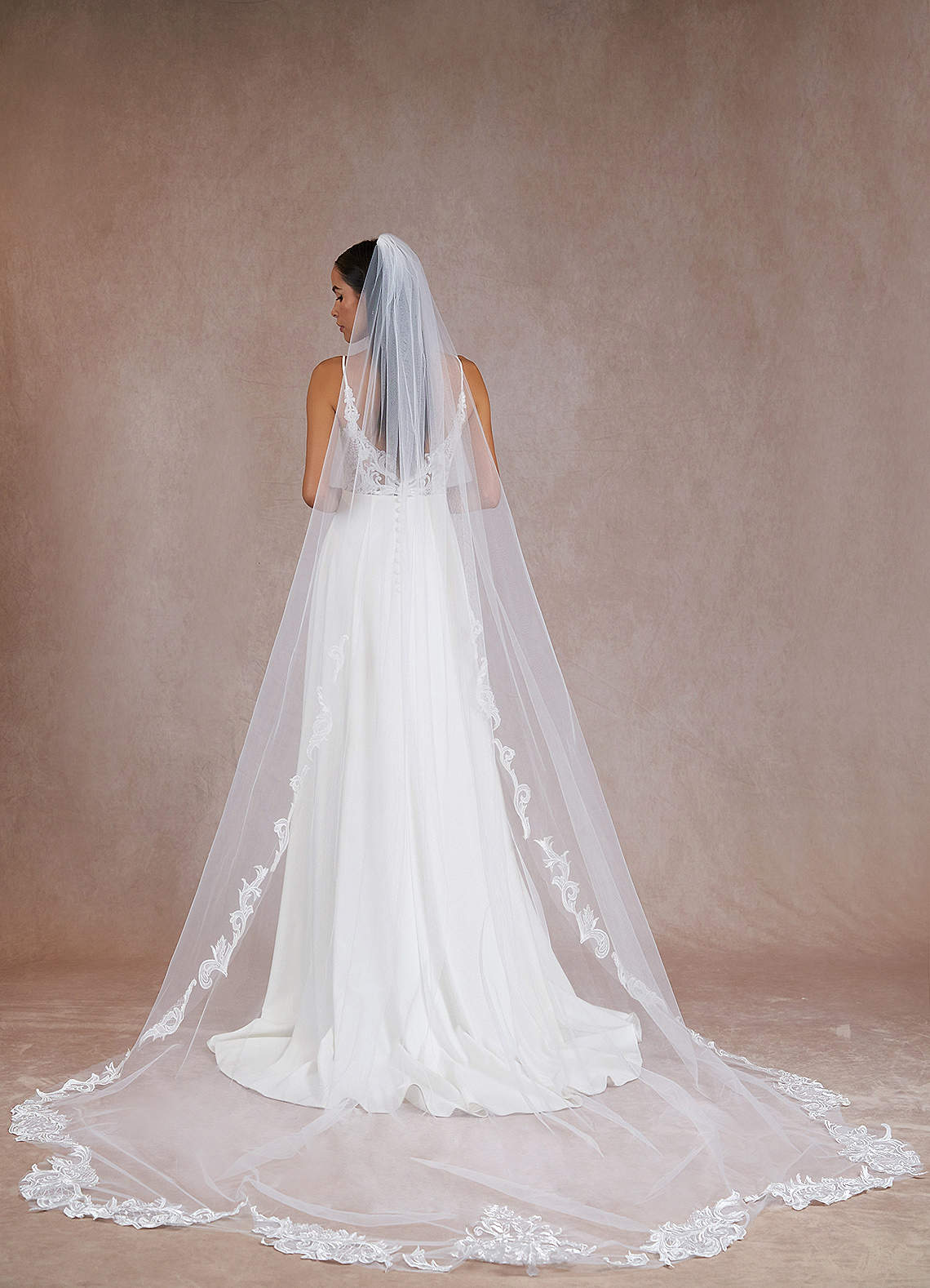 front Maria Lace Cathedral Veil