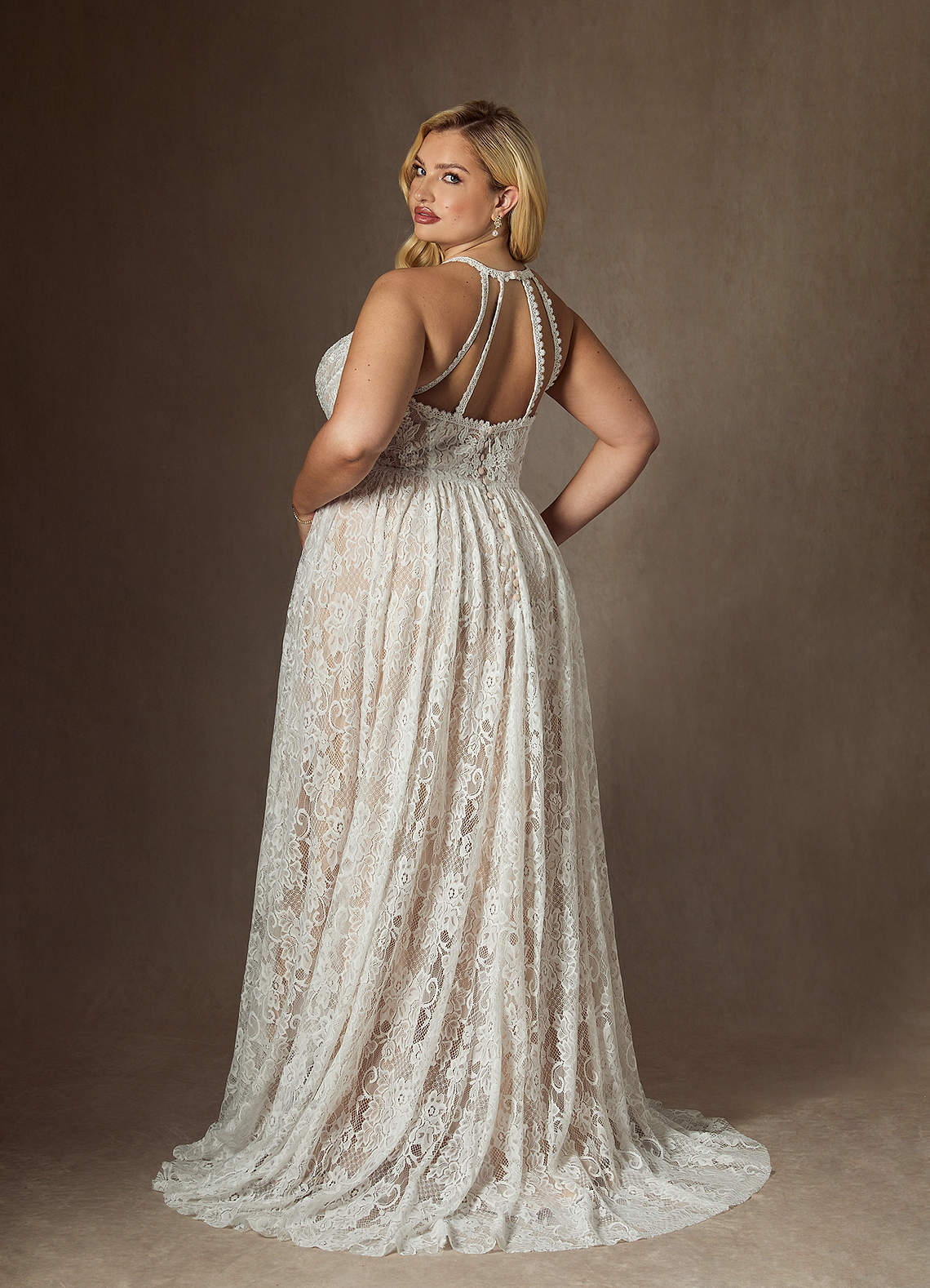 Azazie August Vestidos de novia Vestido de Blanco Diamante Nude de Encaje de Corte en A image8