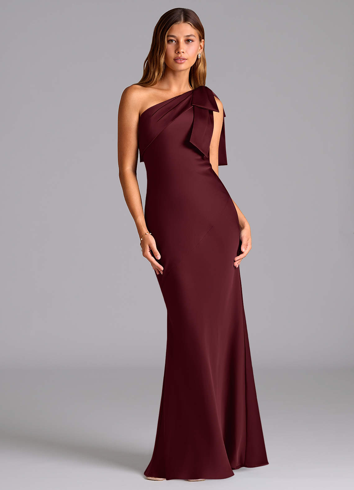 Azazie Yuanna Brautjungfernkleider Meerjungfrau-Linie One-Shoulder Stretch-Satin Kleid Cabernetrot image1