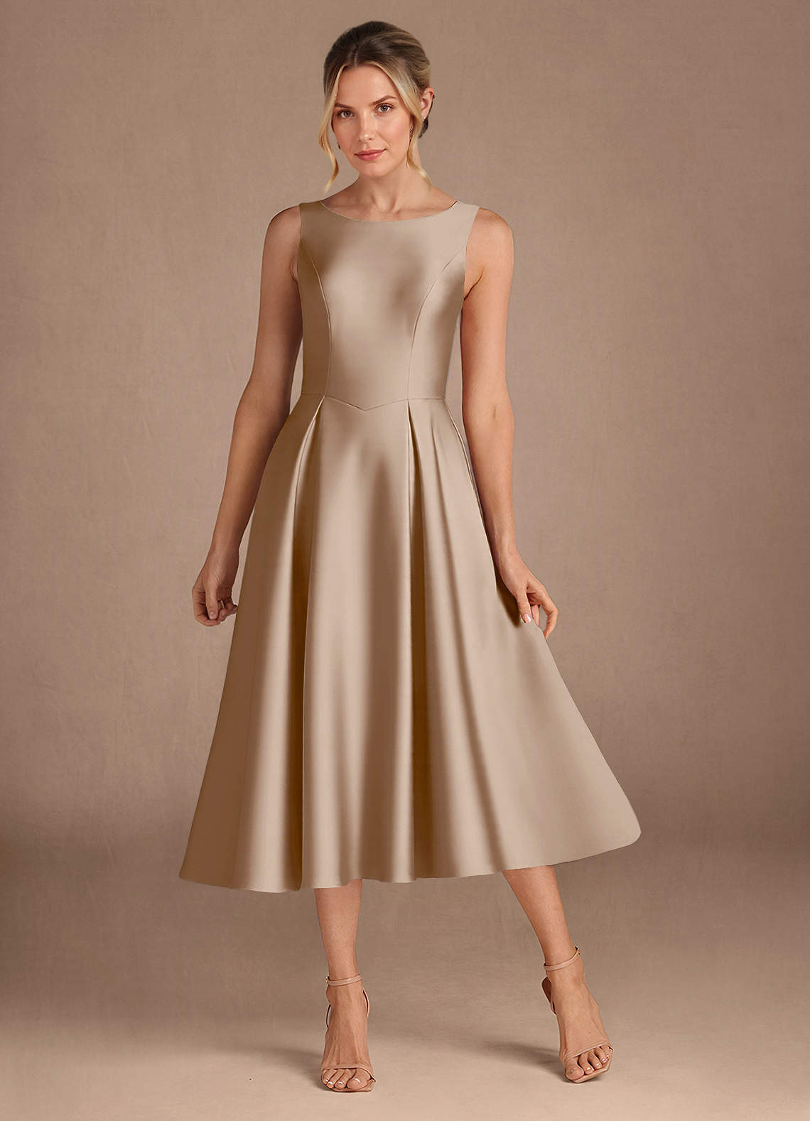 Azazie Fulton Mère de la mariée Robes Robe Trapèze en Satin extensible Plissée Taupe image1
