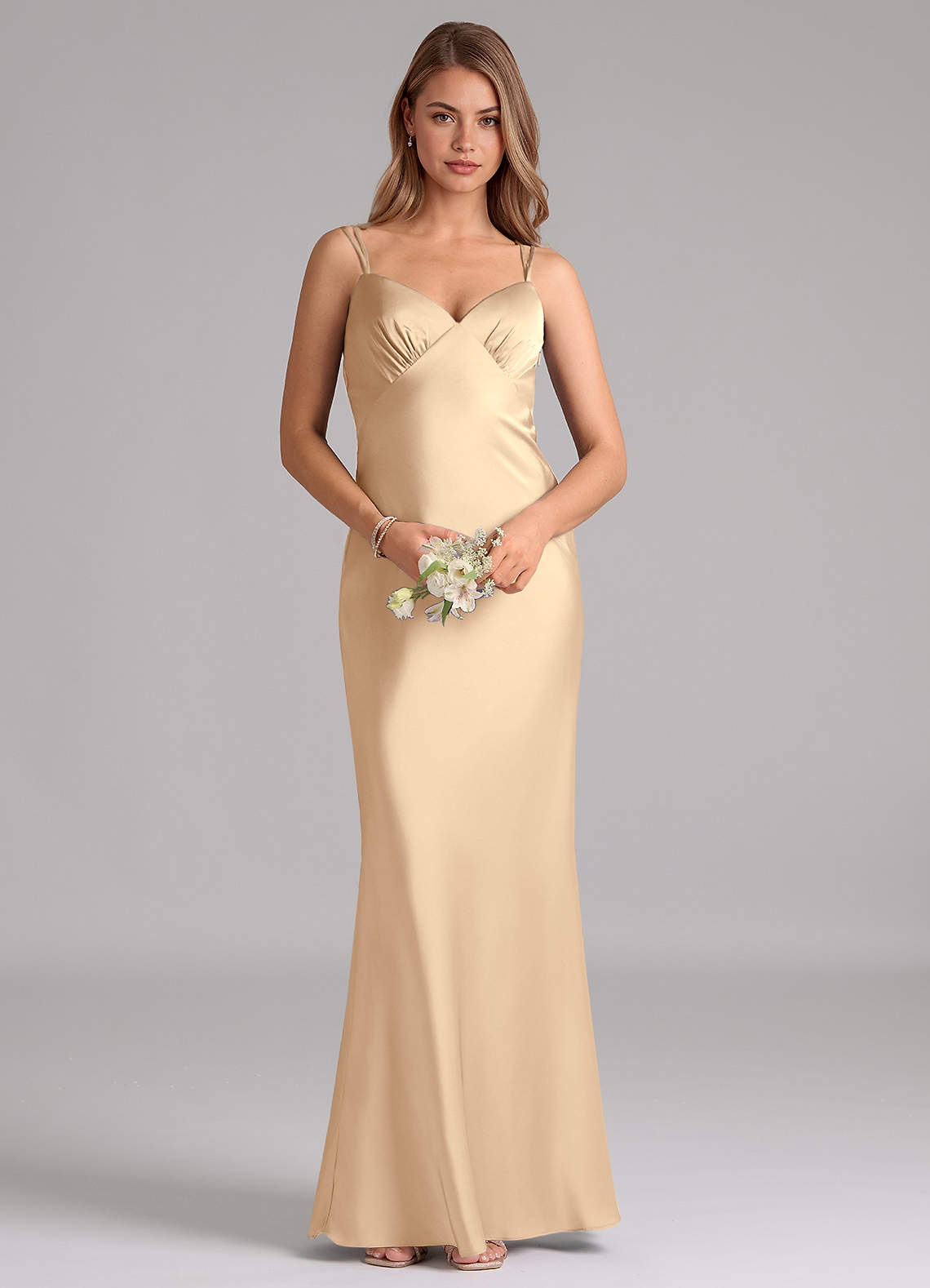 Azazie Suttona Vestidos de damas de honor Vestido de Champán de Satén Elástico de Corte en A con Plisado image5