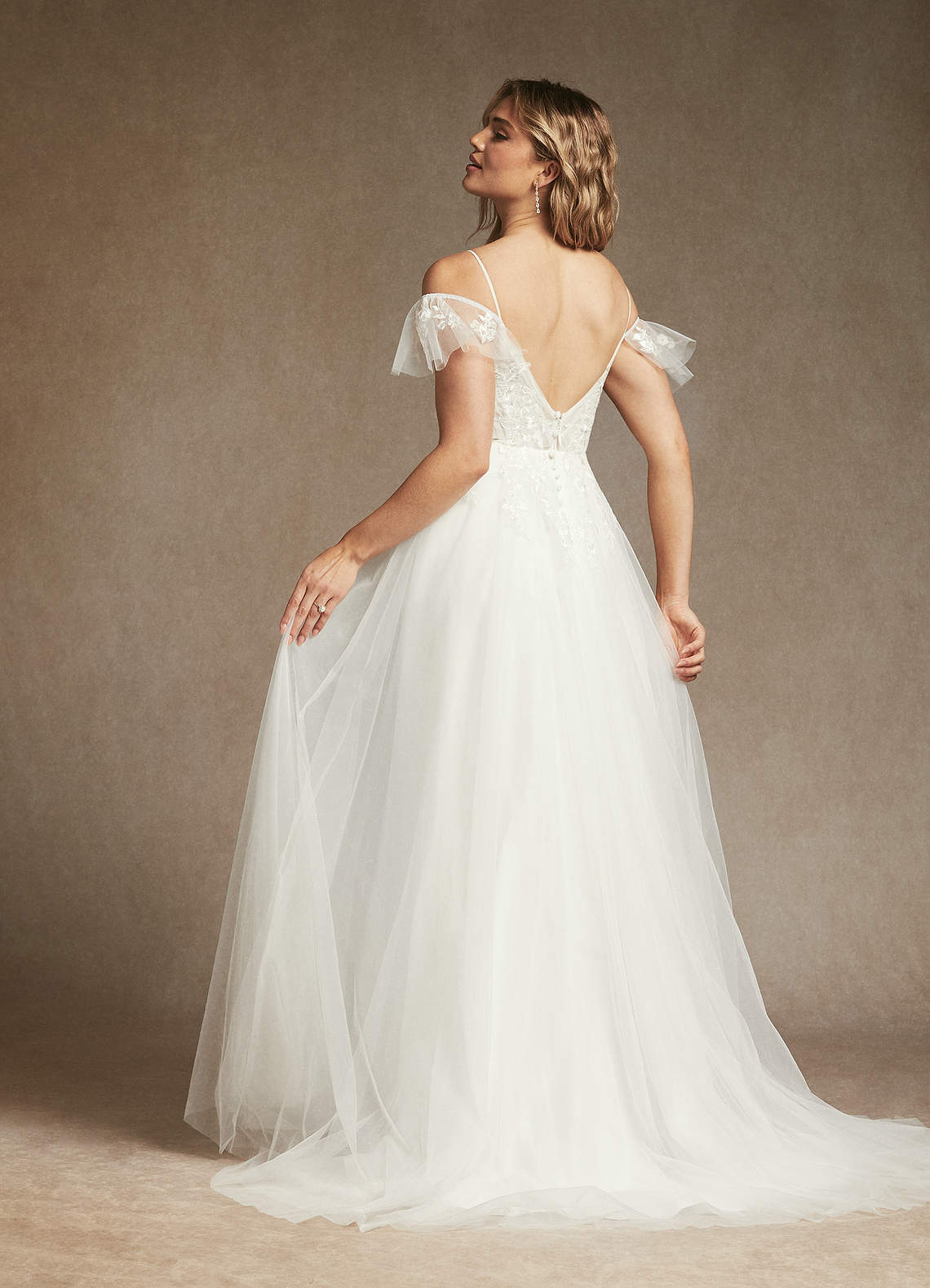 Azazie Iva Abiti da Sposa Abito A-Line in Tulle con Scollo a V e Paillettes Bianco Diamante image4