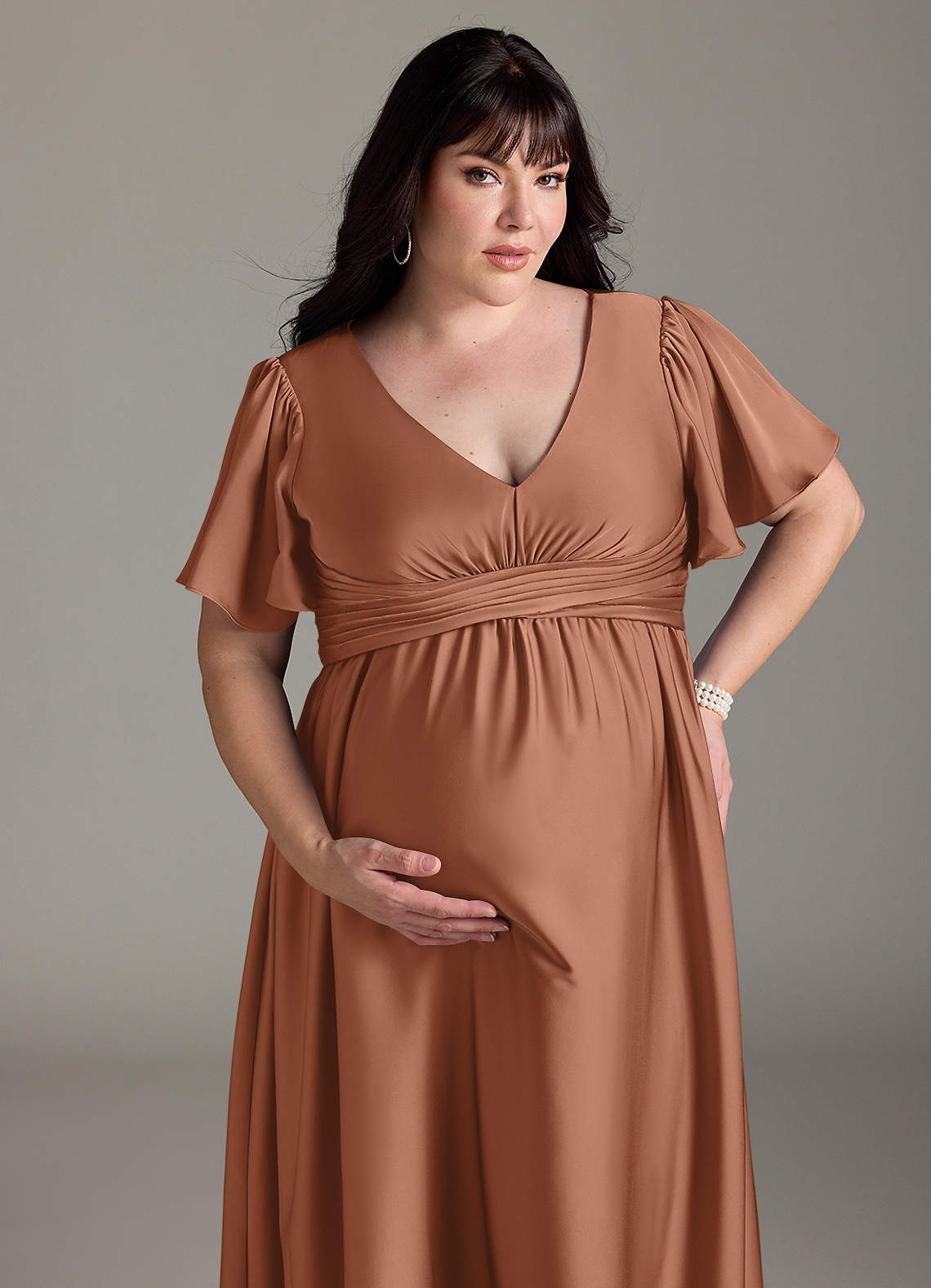 Azazie Verna vestidos de dama de honor de maternidad Vestido de Corte en A Volante Hasta el suelo Satén Elástico image14