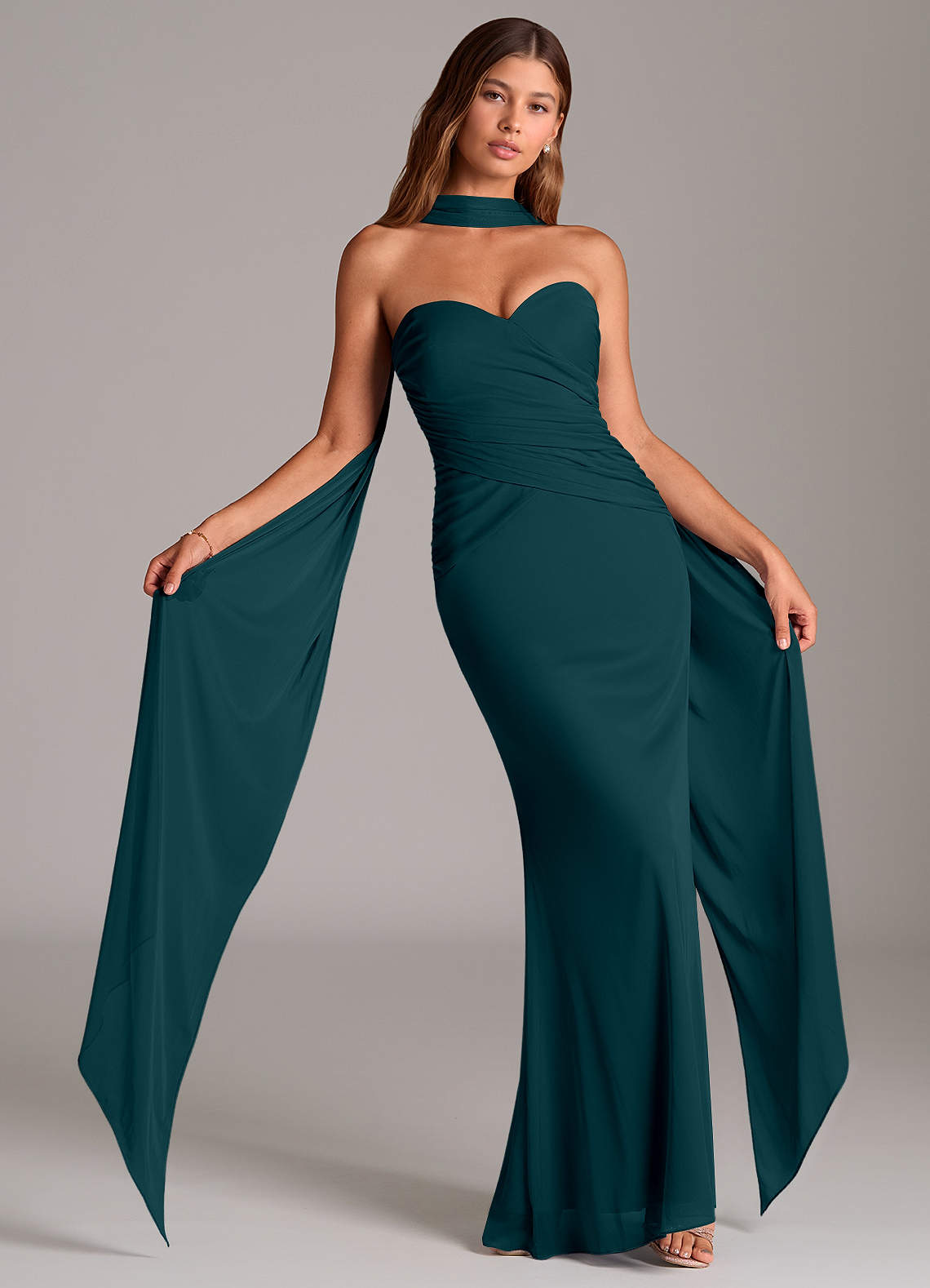 Azazie Katelyn 신부 들러리 드레스 쉬스 스트랩리스 망사 바닥 길이 드레스 image1