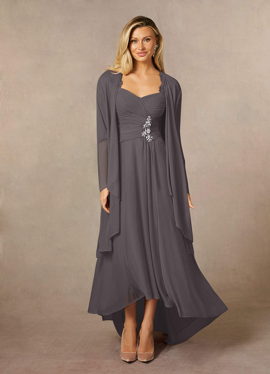 Azazie Anne Abiti per la Madre della Sposa Abito Tubino in Pizzo con Scollo a Cuore e Paillettes Grigio Acciaio image1