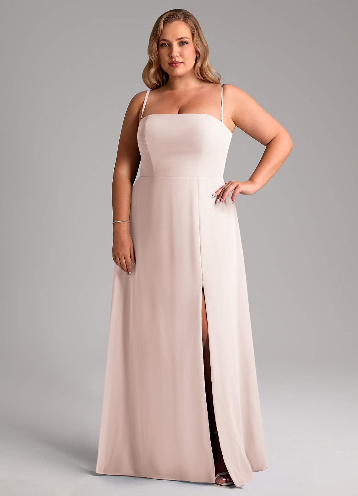 Azazie Wren Vestidos de madrinha de casamento Vestido Pétala De Rosa de Chiffon de Linha A com Fenda Lateral image13