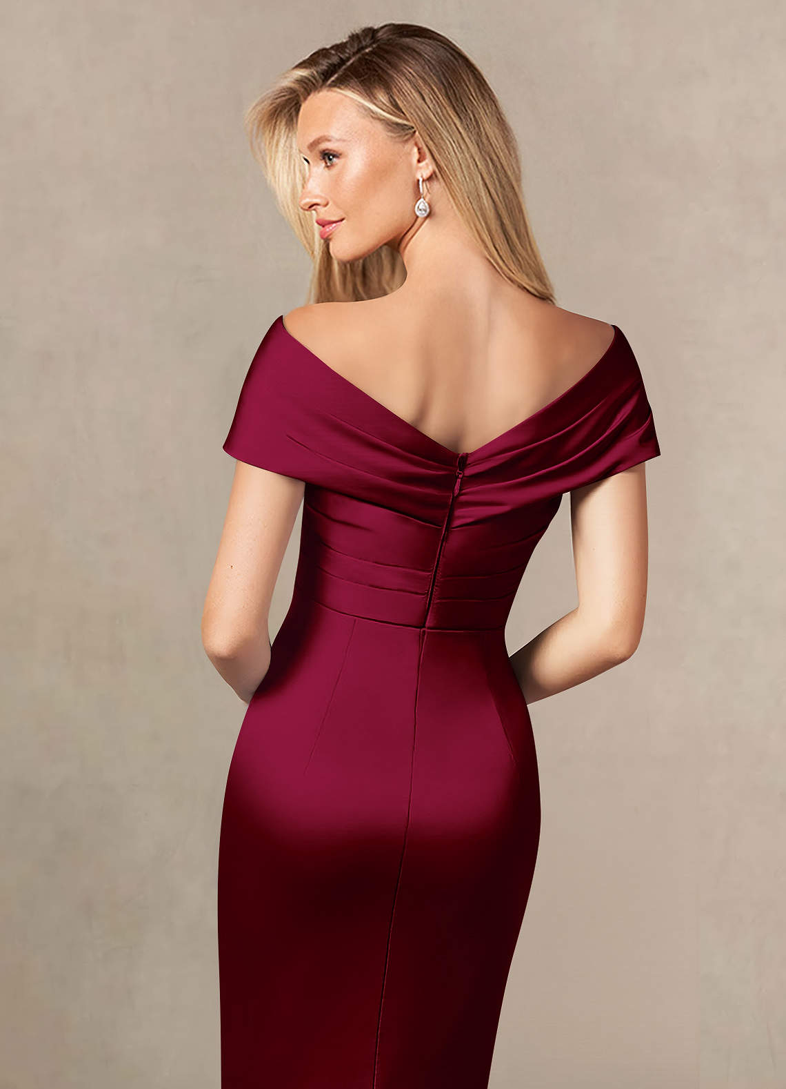Azazie Ludlow Kleider für die Brautmutter Meerjungfrau-Linie Plissee Stretch-Satin Kleid Burgunderrot image4
