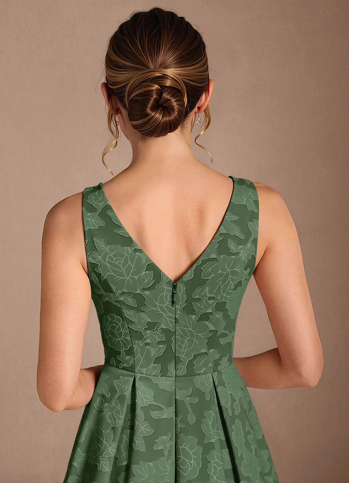 Azazie Fulton Vestidos para mãe da noiva Vestido Eucalipto de Esgotamento Floral de Linha A com Plissado image5