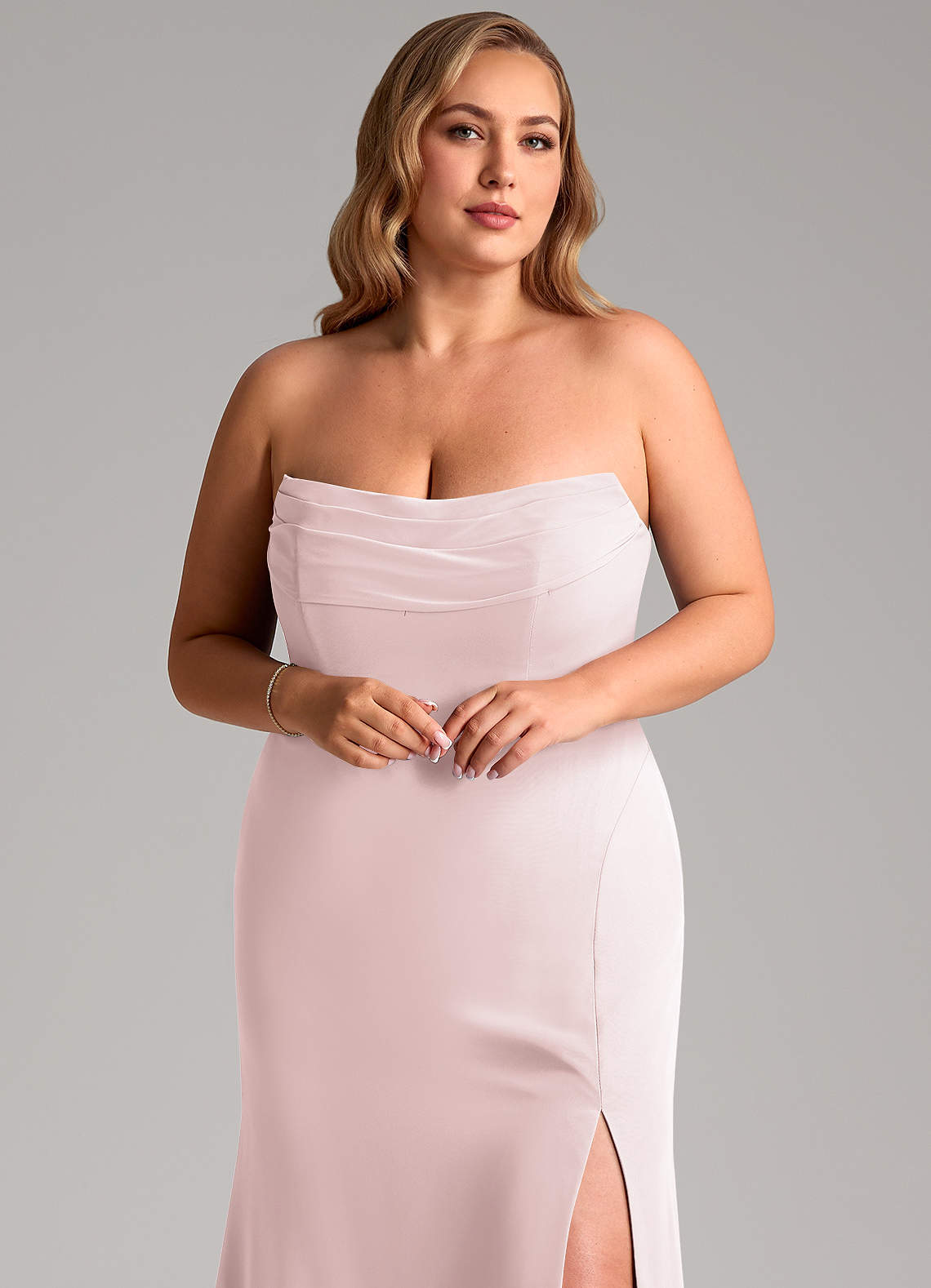 Azazie Saige Vestidos de madrinha de casamento Vestir Rosa Corado de Chiffon de Linha A com Fora do ombro image10