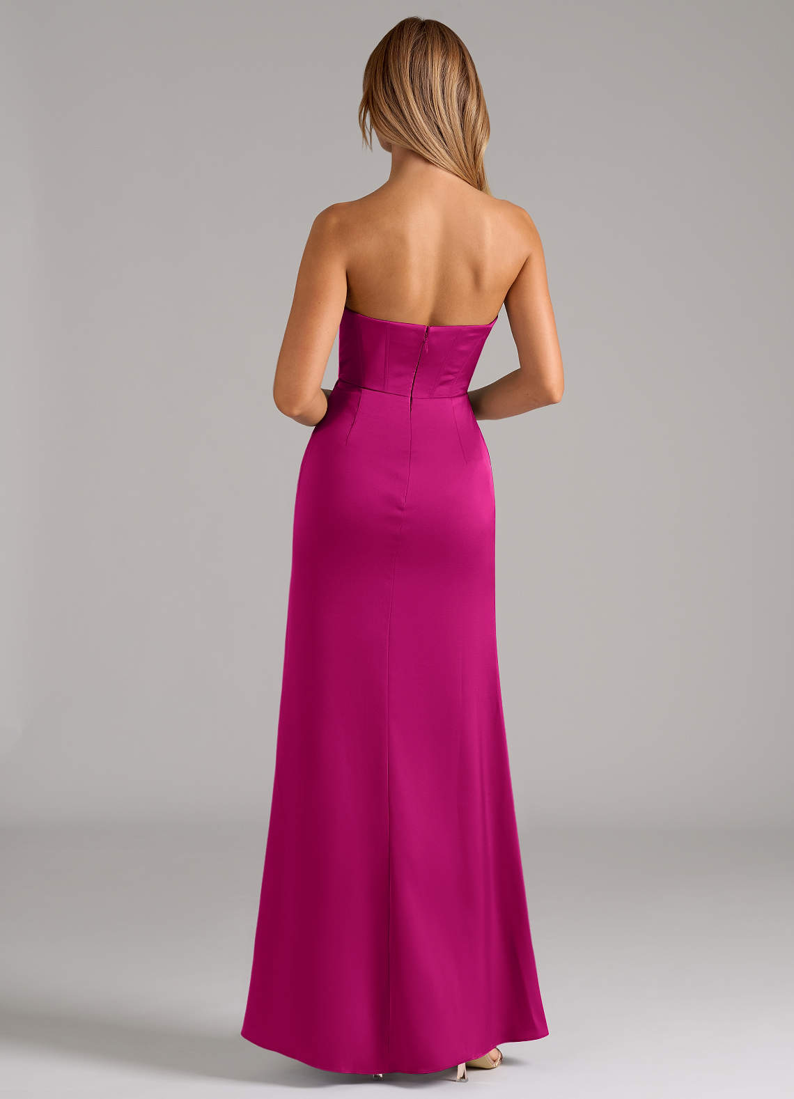 Azazie Johana Robes de demoiselle d'honneur Robe Sirène Convertible en Satin extensible Épaule décolletée Fuchsia image6