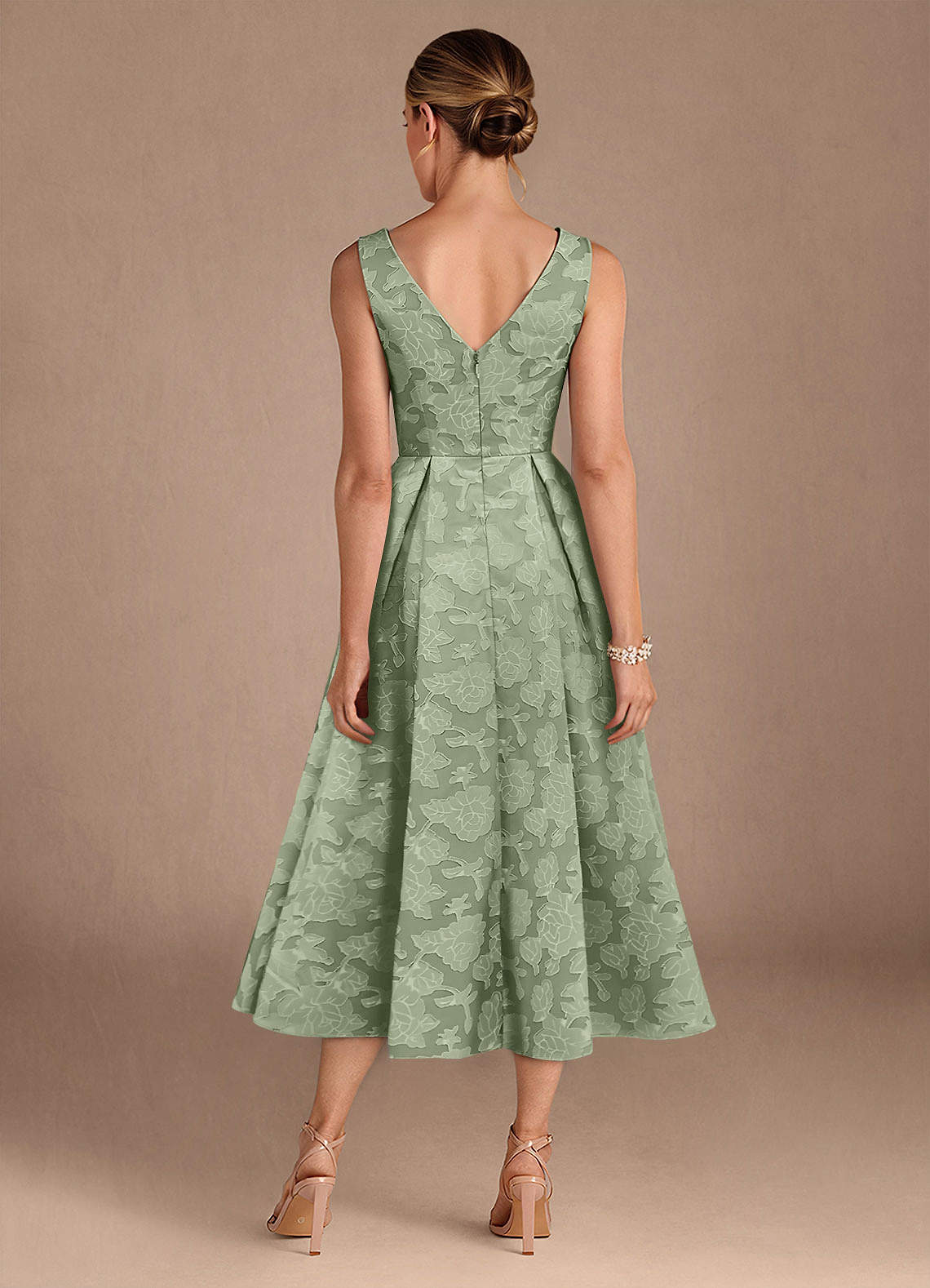 Azazie Fulton vestidos de madre de la novia Vestido de Salvia Polvorienta de Devorado Floral de Corte En A con Plisado image2