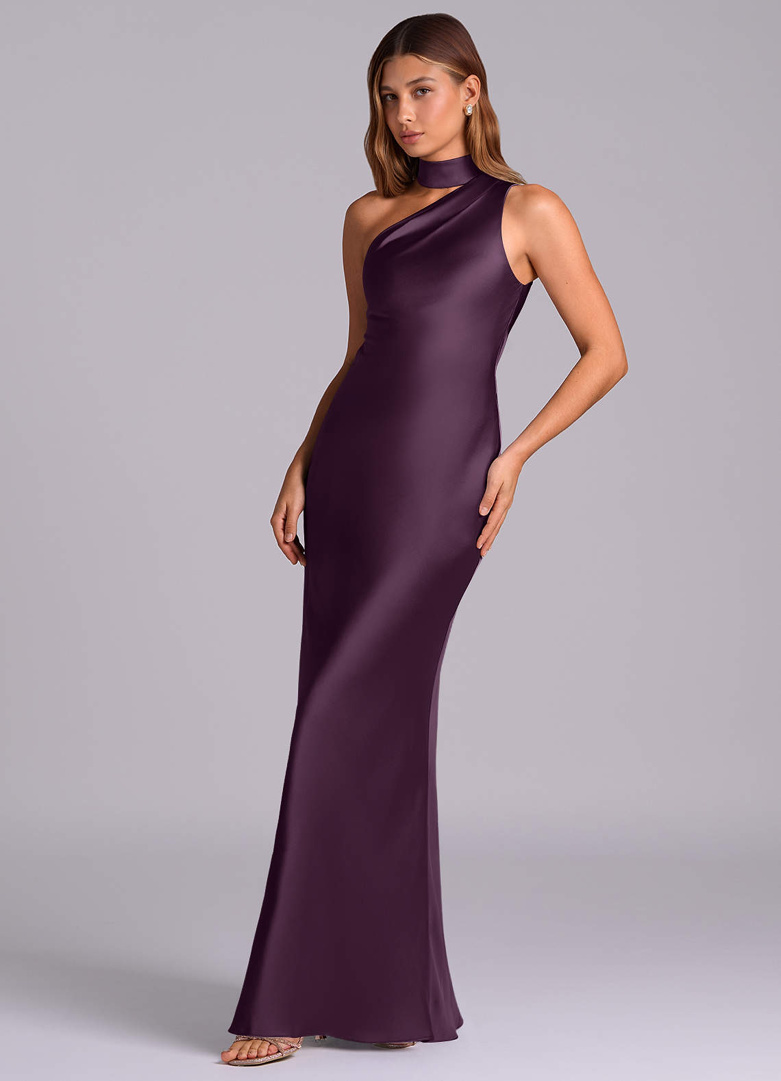 Azazie Seona Vestidos de madrinha de casamento Vestido Ameixa de Cetim elástico de sereia com Um ombro image5