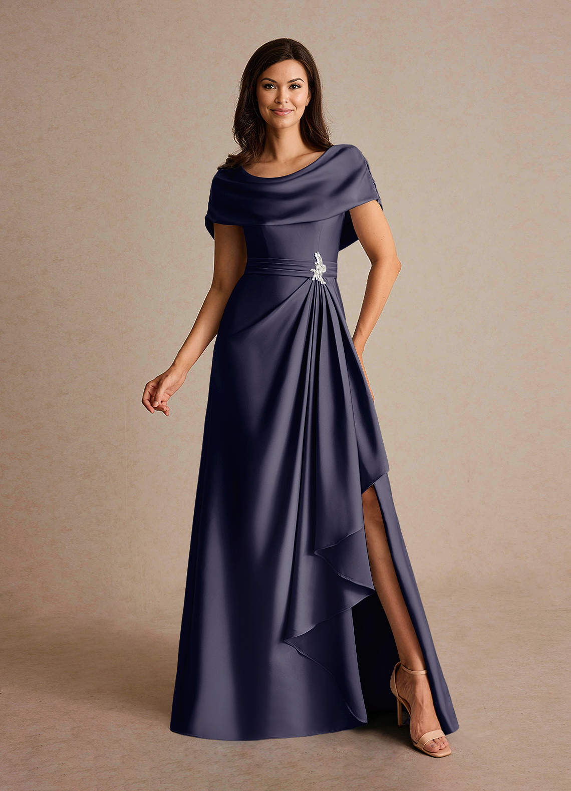 Azazie Branford vestidos de madre de la novia Vestido de Tormenta de Satén Elástico de Corte En A con Plisado image1