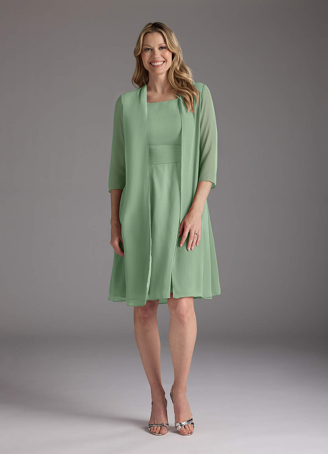 Azazie Shirley Mère de la mariée Robes Robe Trapèze en Mousseline de soie Plissé Scoop Matcha image1